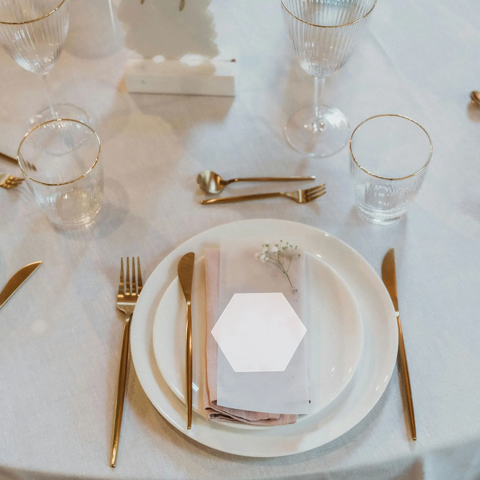 

20 Pcs Transparent Acrylic Seating Cards Table Setting Place Names Wedding Banquet Party Business 6 Sides Reusable Desk Name
