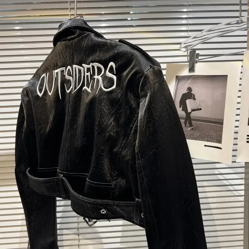 Chaqueta de cuero sintético para mujer, abrigo corto con bordado de letras, estilo Punk, gótico, brillante, Otoño, 2023