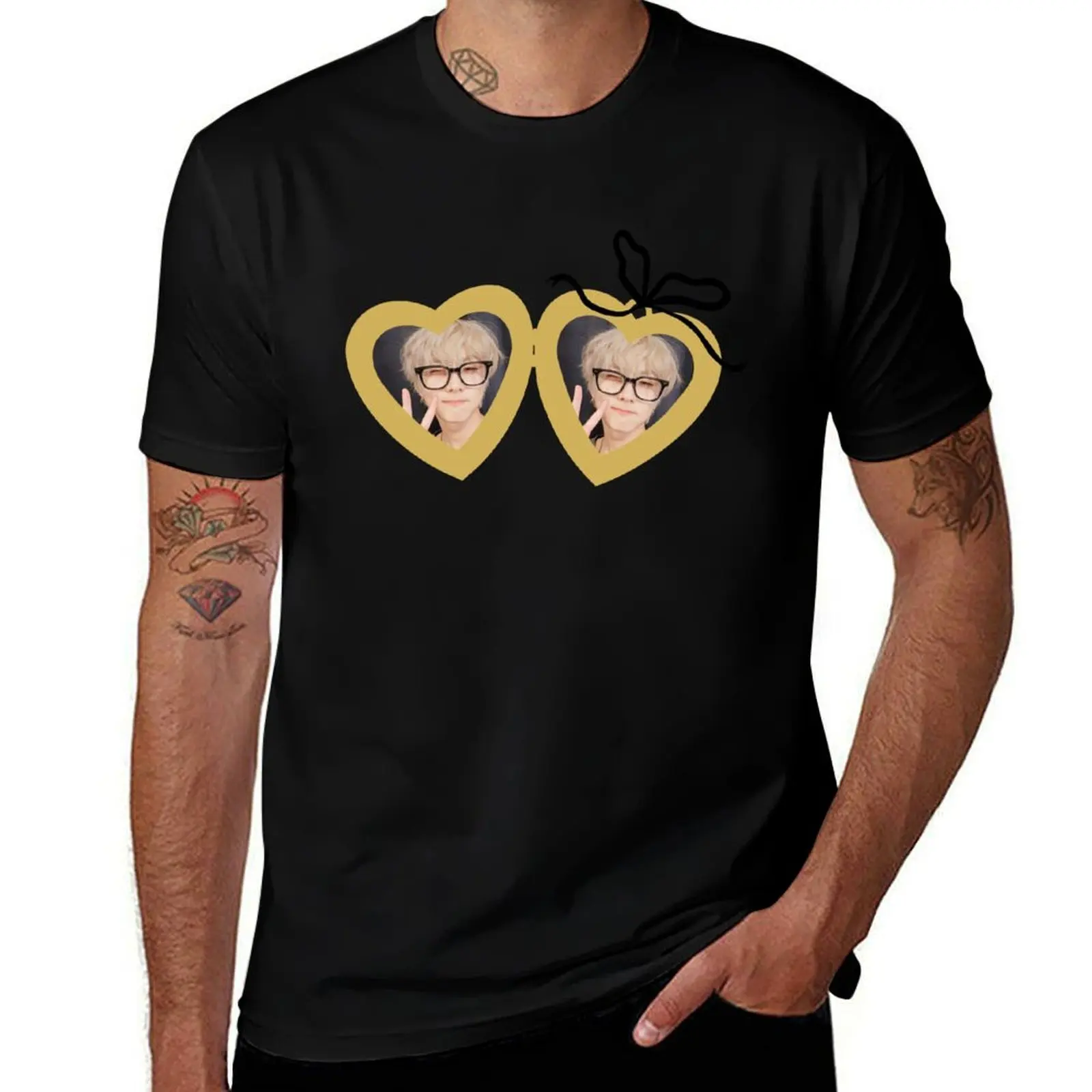 

Jungwon heart locket necklace T-Shirt kawaii clothes tshirts personalised topping mens graphic t-shirts pack