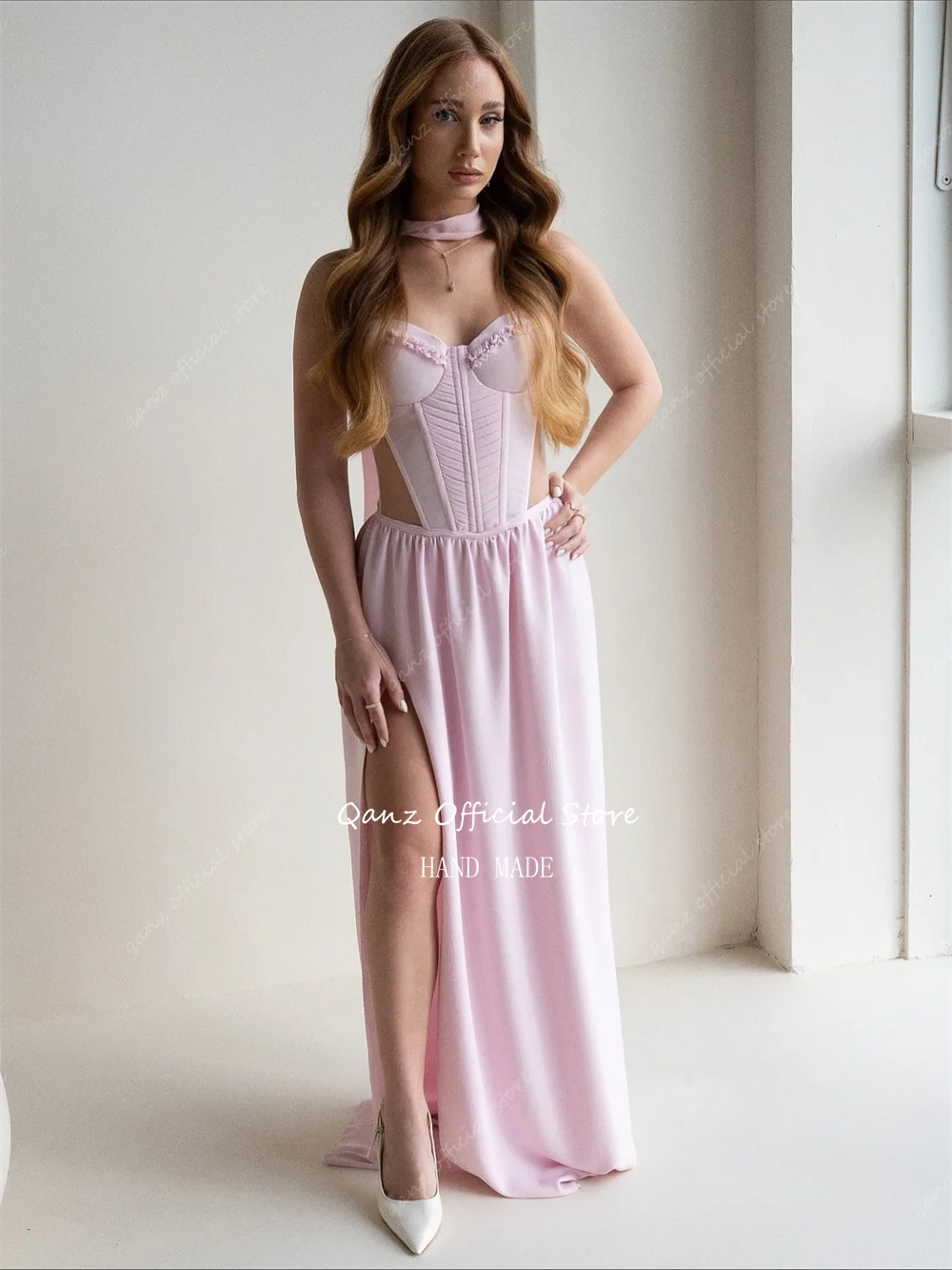 Qanz Abiti da sera in chiffon rosa Corsetto Abito da festa con spacco alto Donna Illusione sexy Abiti lunghi per invitati a un matrimonio personalizzati