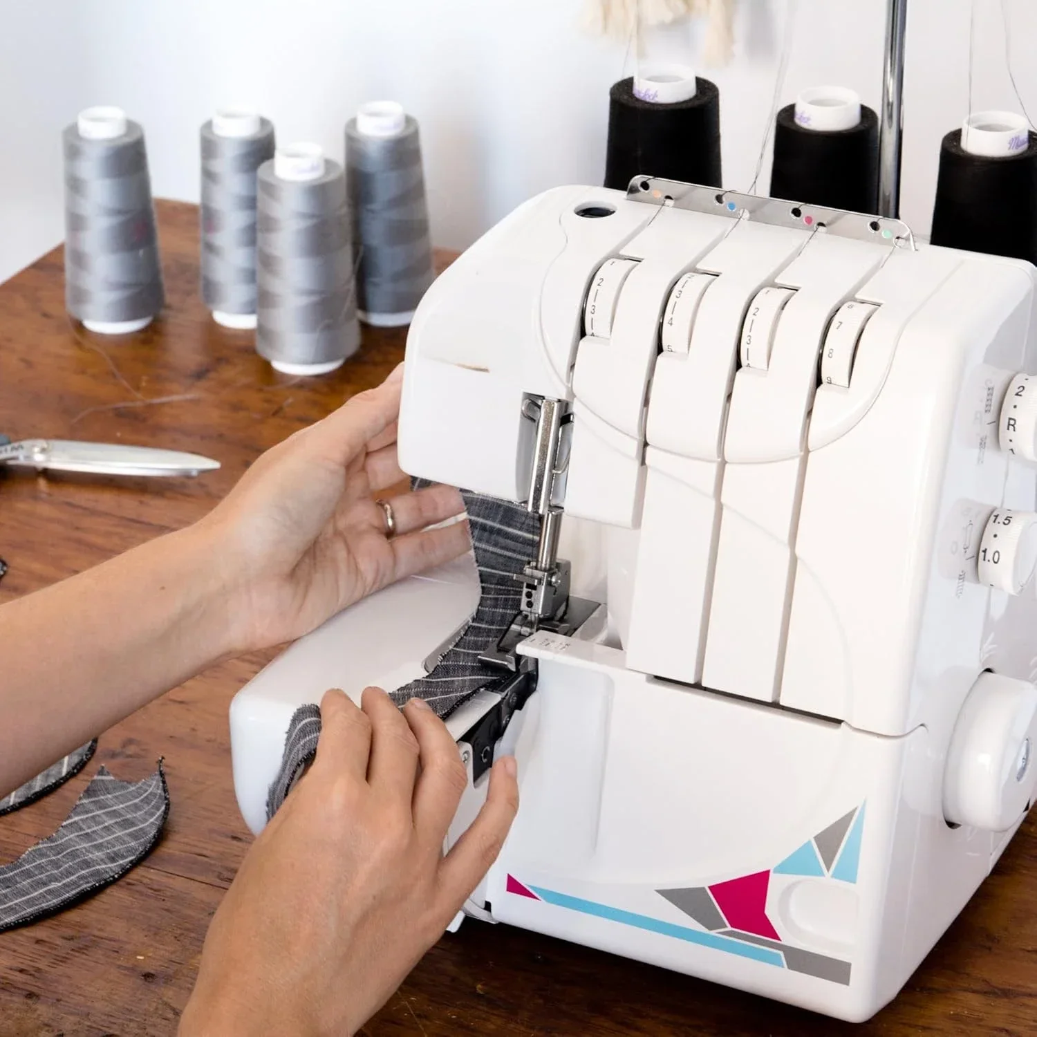 MOD-8933 Serger with Lay-In Threading, 3 and 4 Thread Convertible with Differential Feed WHITE