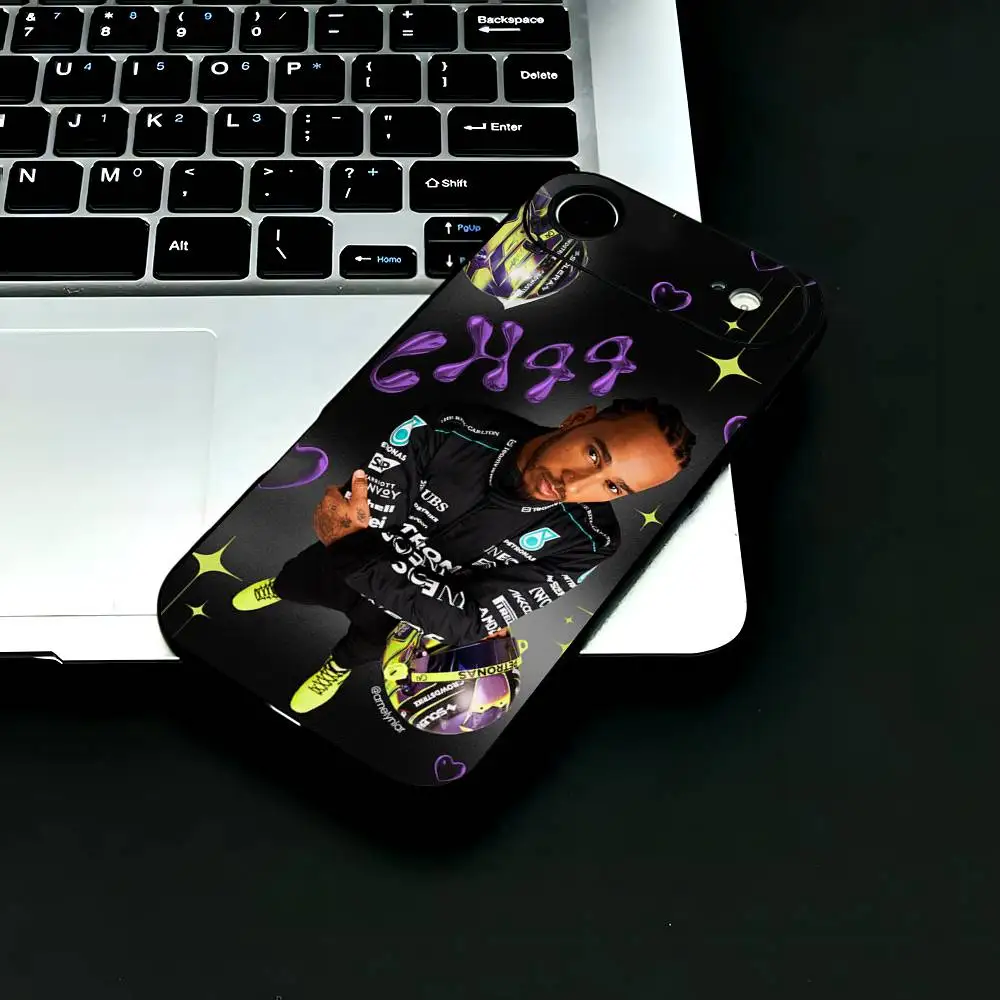 حافظة هاتف L-Lewis H-Hamilton حافظة هاتف من مادة TPU باللون الأسود لهاتف iPhone 12-17. تصميم مطلي بالرش بالأشعة فوق البنفسجية، مضاد للسقوط يوميًا