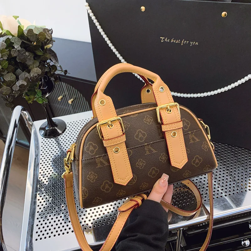 

Trendy Pillow Bag - Soft & Spacious Crossbody Purse, Lightweight & Stylish, Perfect for Work, Shopping & Travel, Women's Fashion