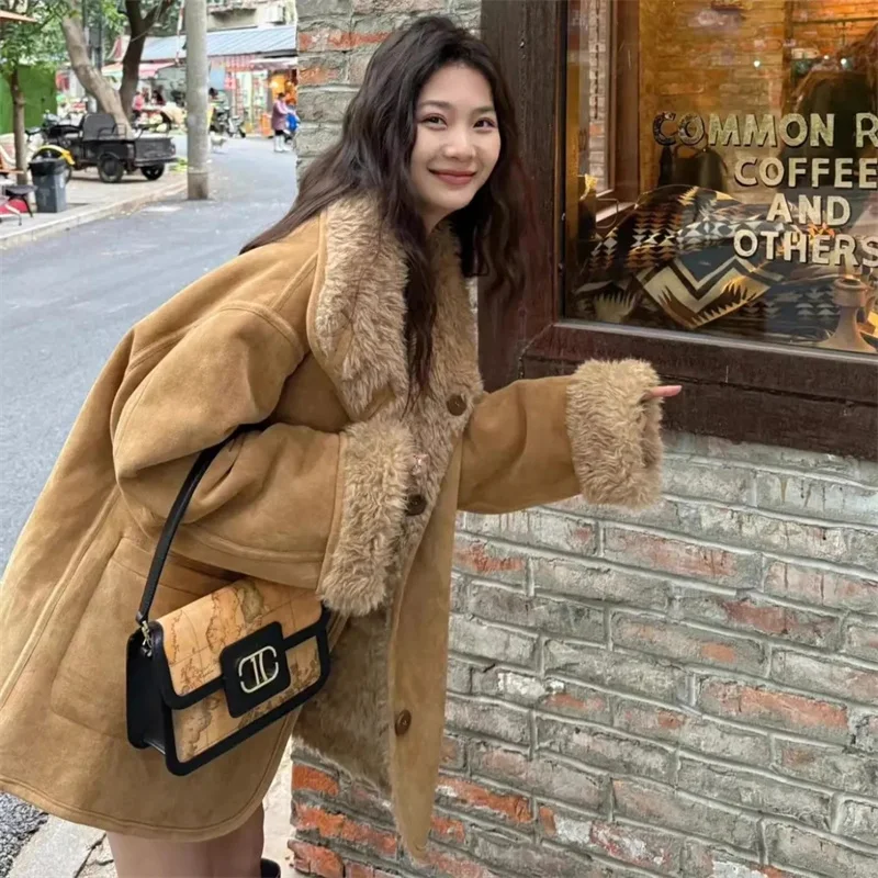 2025 Winter Double-Sided Fur One-Piece New Imitation Lamb Fur Coat Women's Thick Motorcycle Suit Width Winter Coat Trend Khaki