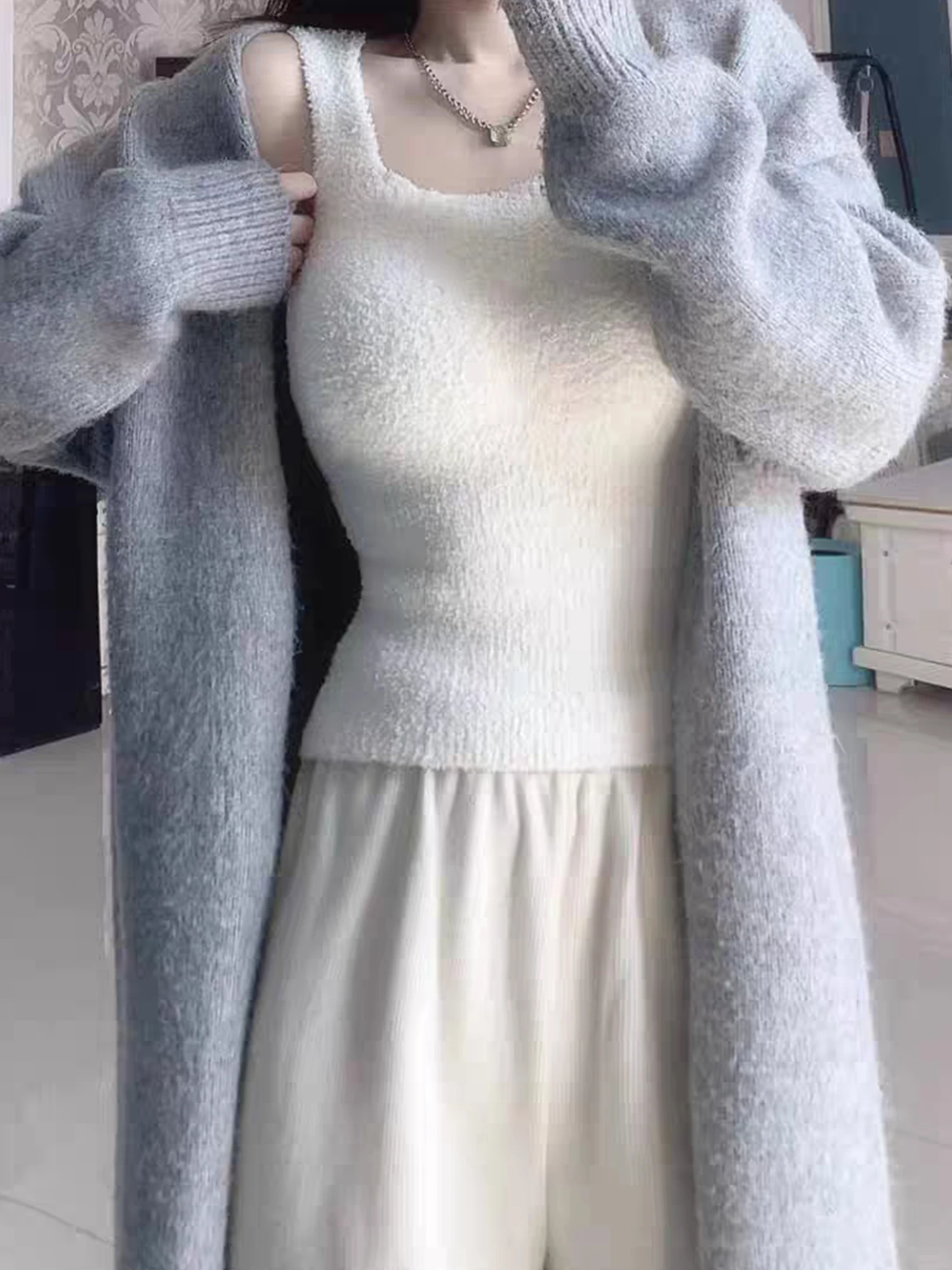 

Белый утепленный топ-безрукавка на бретельках, базовая одежда для сохранения тепла, не требует бюстгальтера, повседневный стиль, нейлоновое волокно