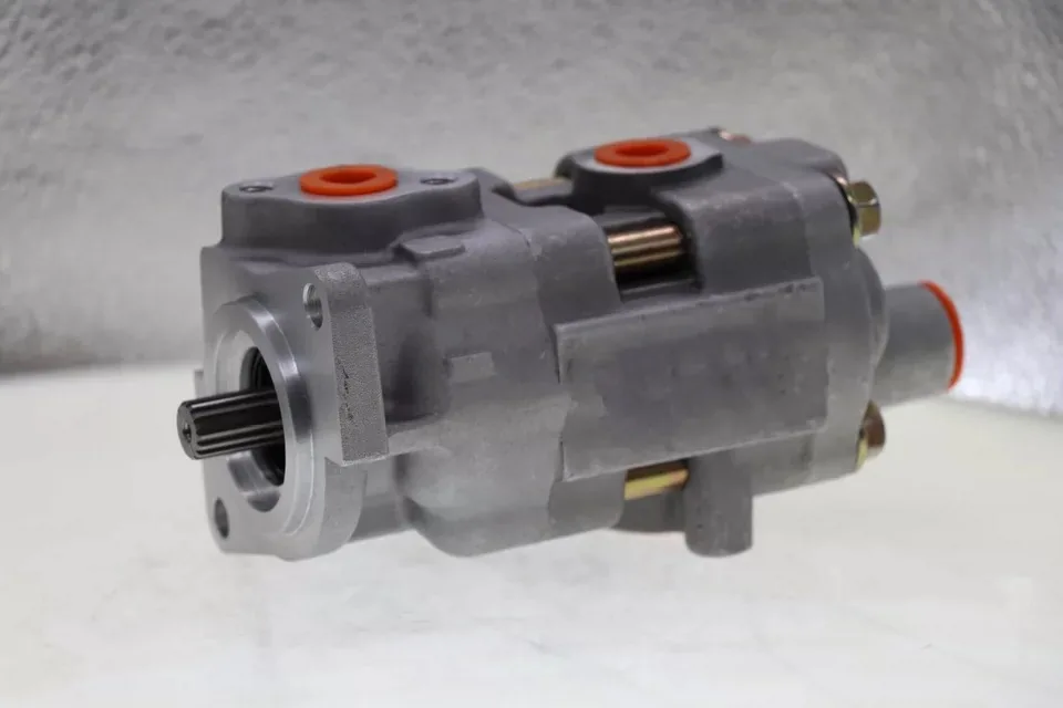 High Quality Kubota Hydraulic Pump T1150-36403