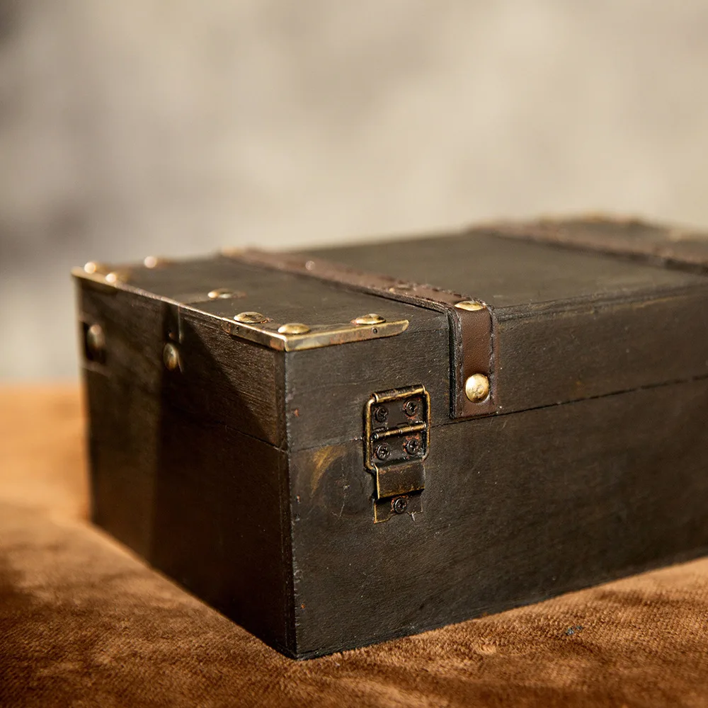 Antique Wooden Jewelry Storage Case Retro Style Lockable Box Decorative Organizer For Rings Necklaces Gift Holder
