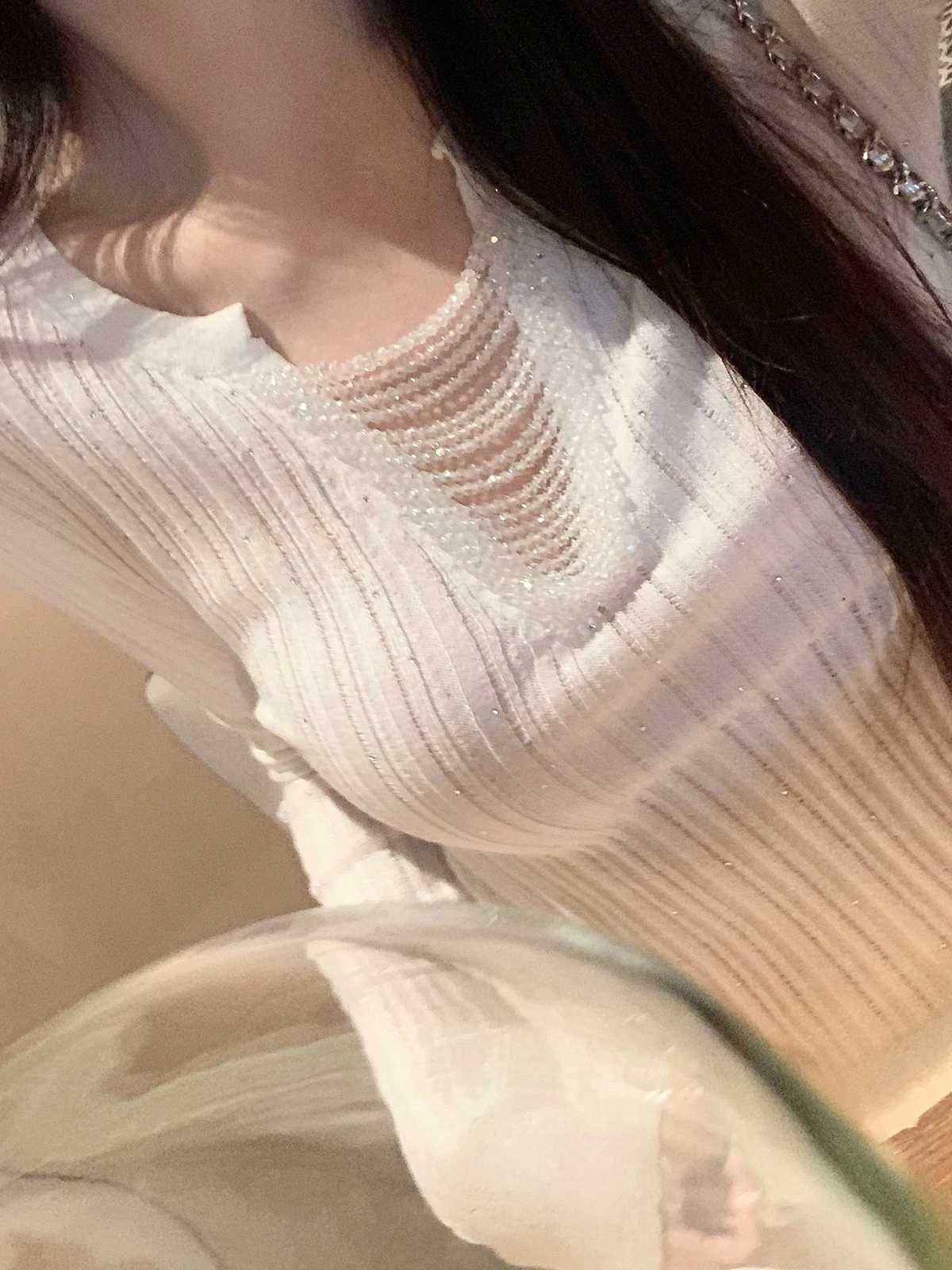 

Ele White Base irt with Beaded Collar Design Hotdog Spicy Sle Winter Faion Women's Sweater Simple Sle Long Sve
