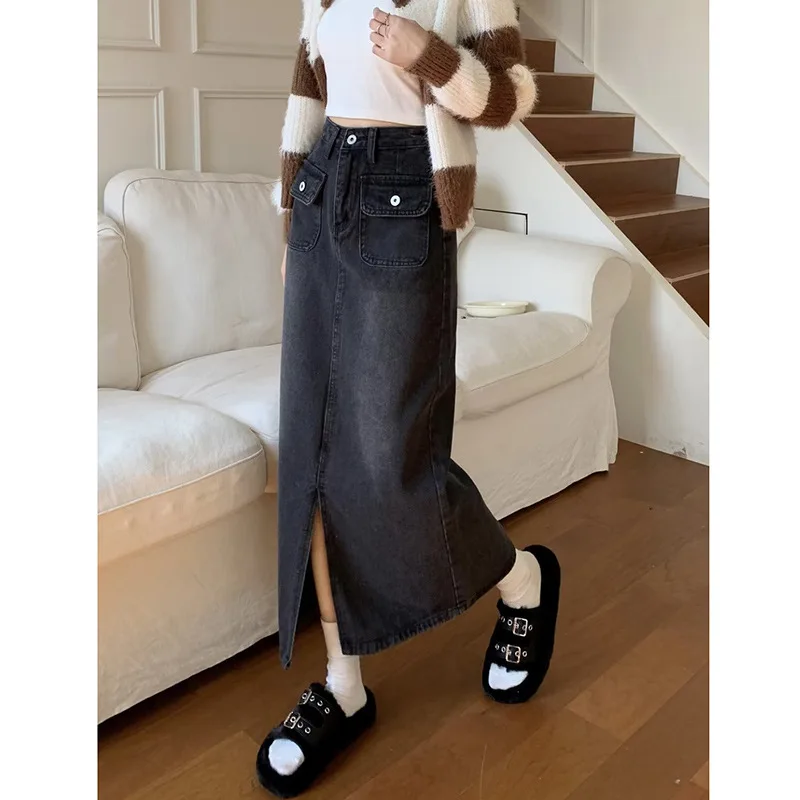 

New Spring and Autumn Fashion Trend Design Sense Slit Denim Skirt. A Casual A-line High-waisted Half-body Long Skirt for Ladies