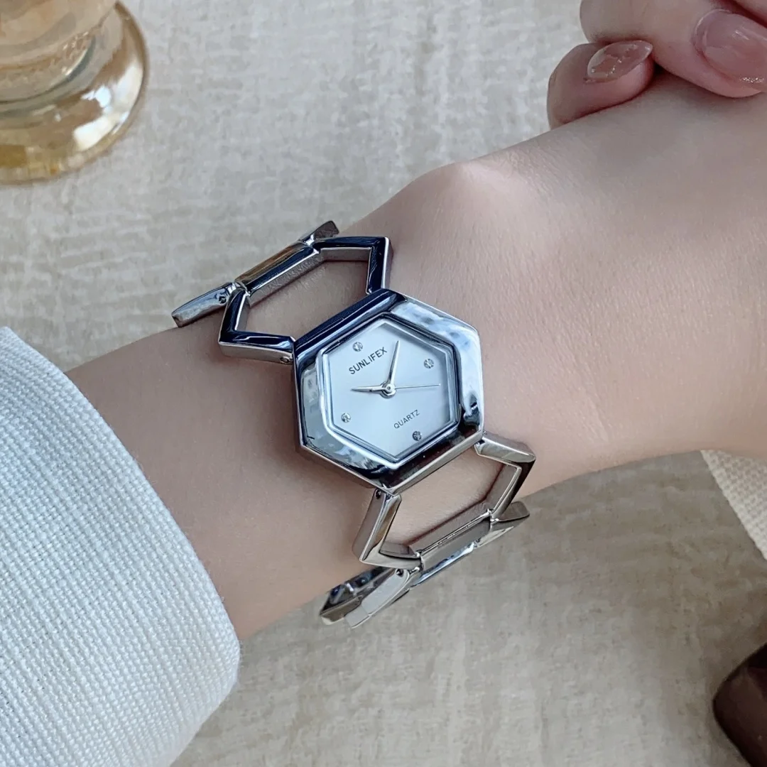 Sunlifex Hollow Women Bracelet Watch Fashion Hexagonal Dial Quartz Ladies' Clock Watches Gold Silver Bangle Woman Wristwatch