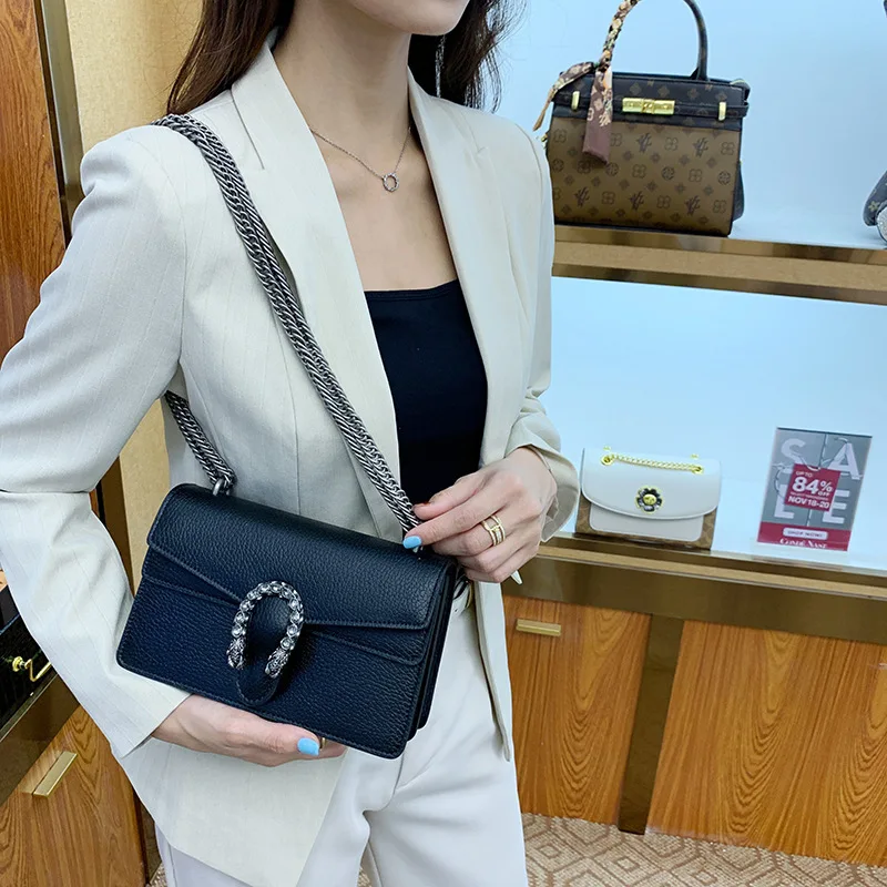 Women's Trendy Retro Chain Square Bag, Stylish Crossbody/Shoulder Design, Fashion-Forward & Versatile, Perfect for Daily Outings