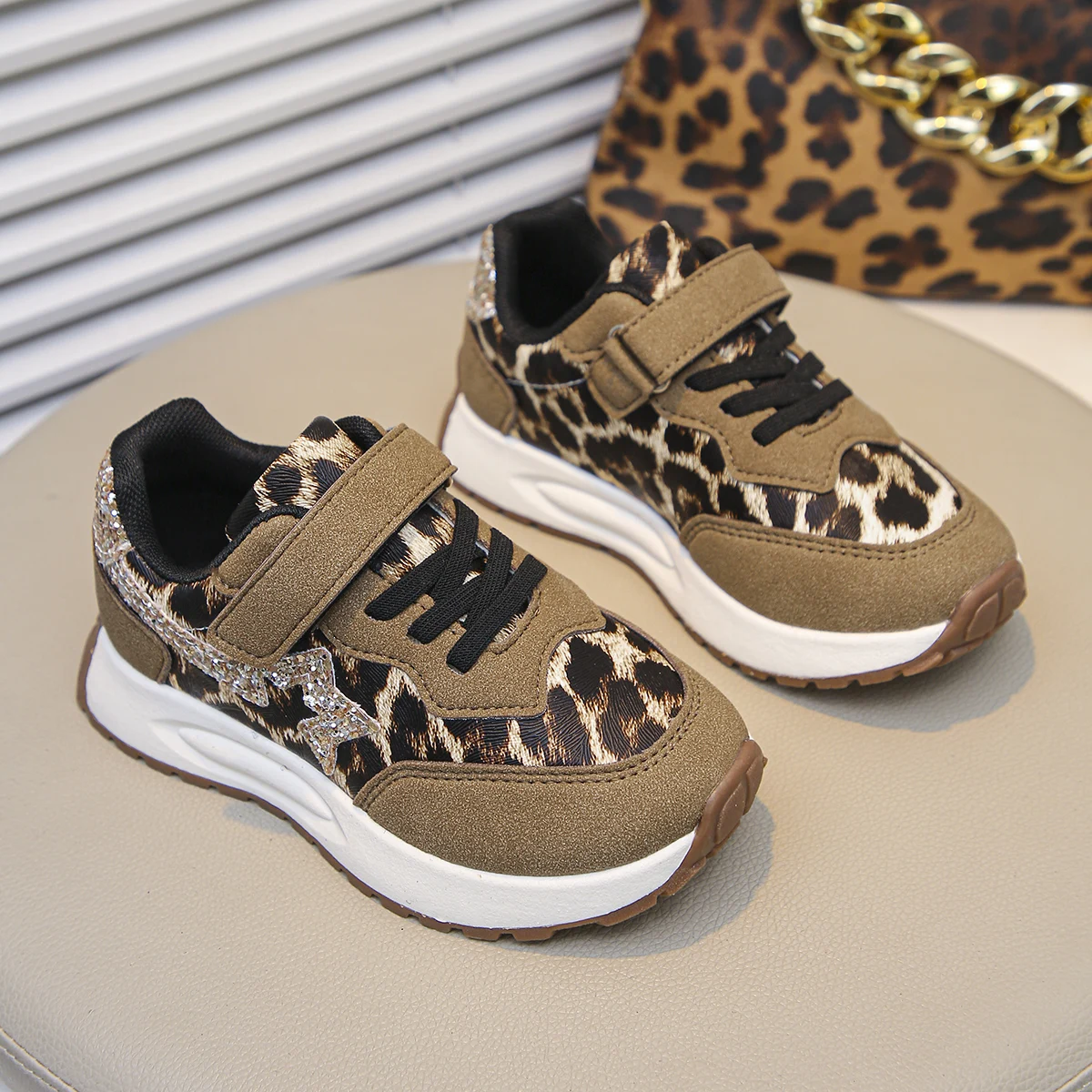 A Pair of Leopard Print Shiny Striped Patchwork Casual Sneakers for Boys and Girls