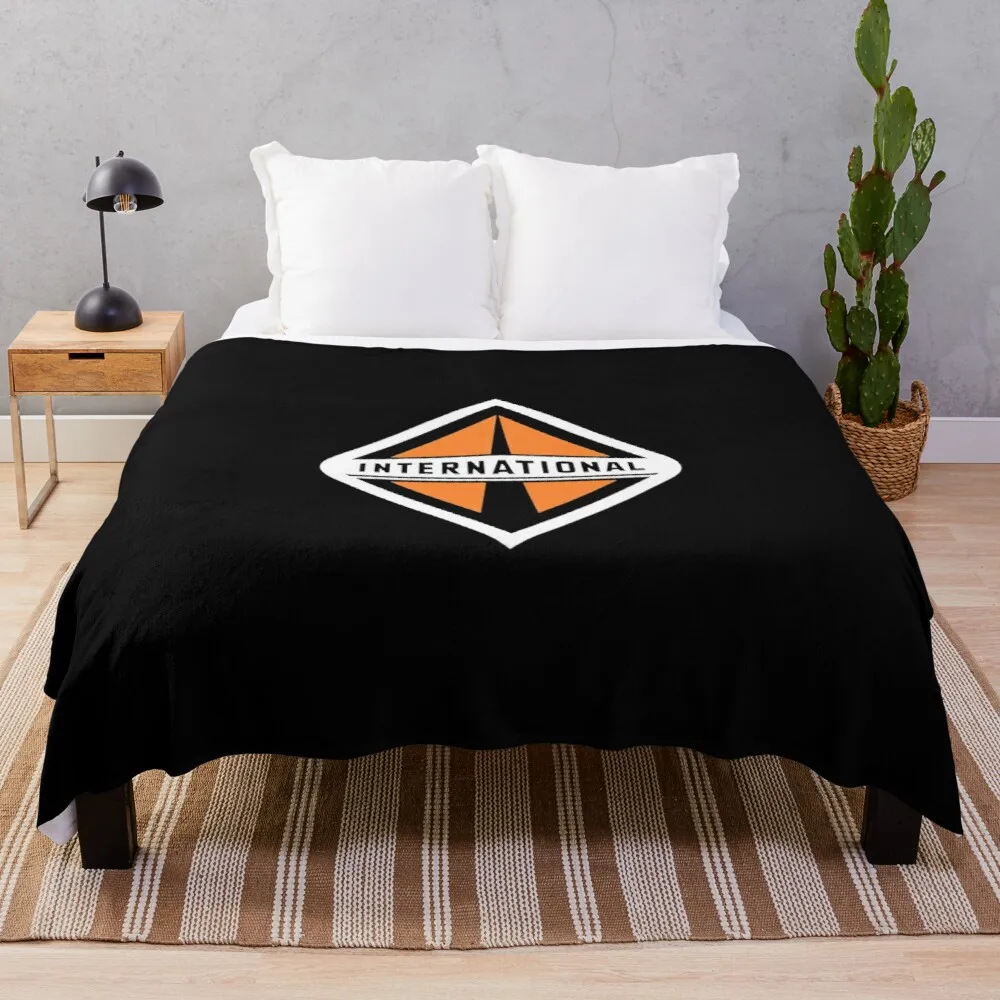 TRUCK-INTERNATIONAL LOGO Throw Blanket Retro Blankets