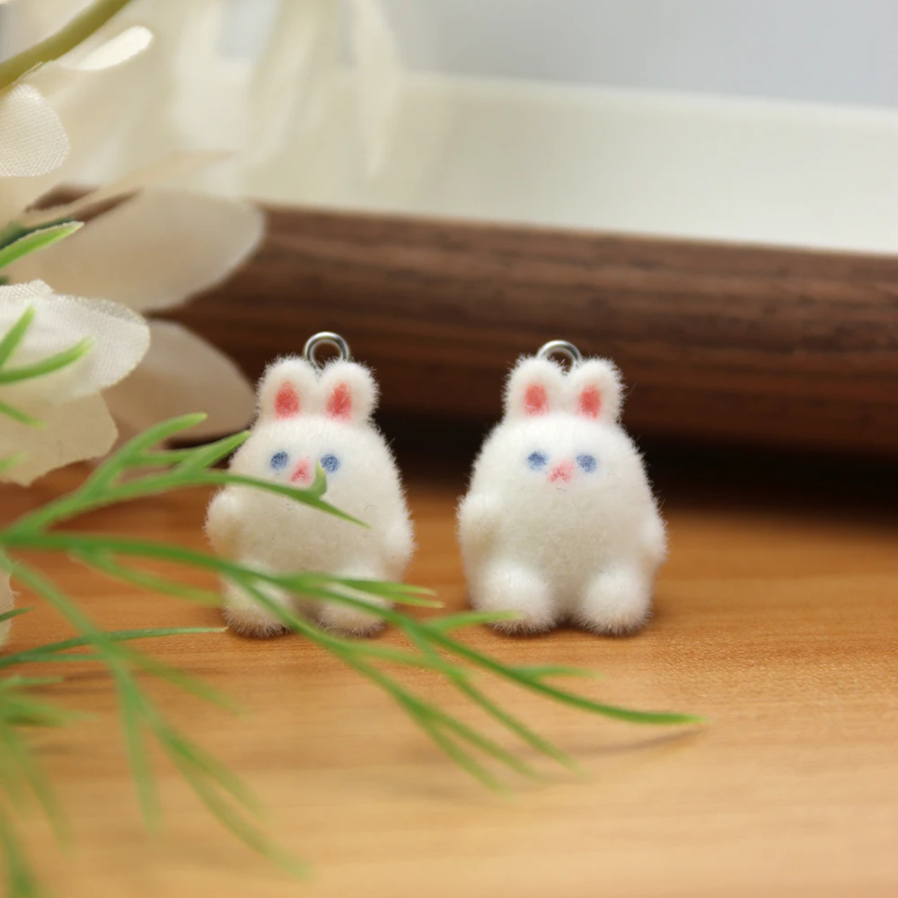 Breloques en résine de lapin de flocage de dessin animé mignon 3D, mini pendentif animal en peluche pour sac, porte-clés, boucle d'oreille bricolage, fabrication de bijoux, 20 pièces