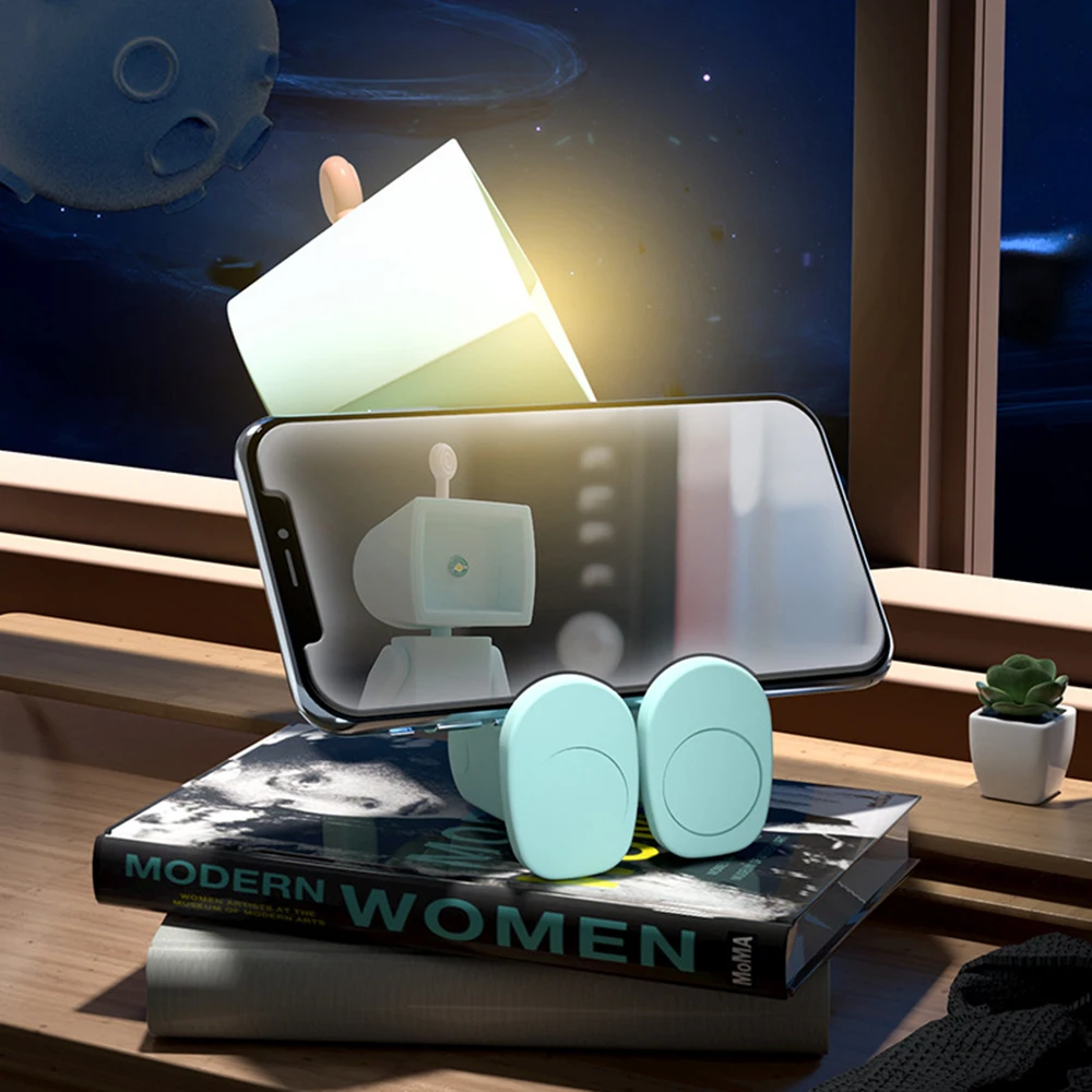 Mini luce notturna rimovibile Cartoon Cute Astronaut Robot illuminazione calda lampada da lettura comodino scrivania LED Light Home Decor Ornaments