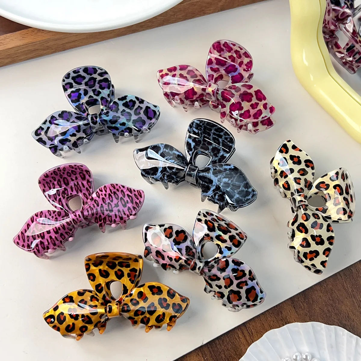 

High-end Leopard Print Bow Grip Clip Women's Vinegar Acid Plate Hair Shark Clip Hairpin Light Luxury Hair Accessories for Women