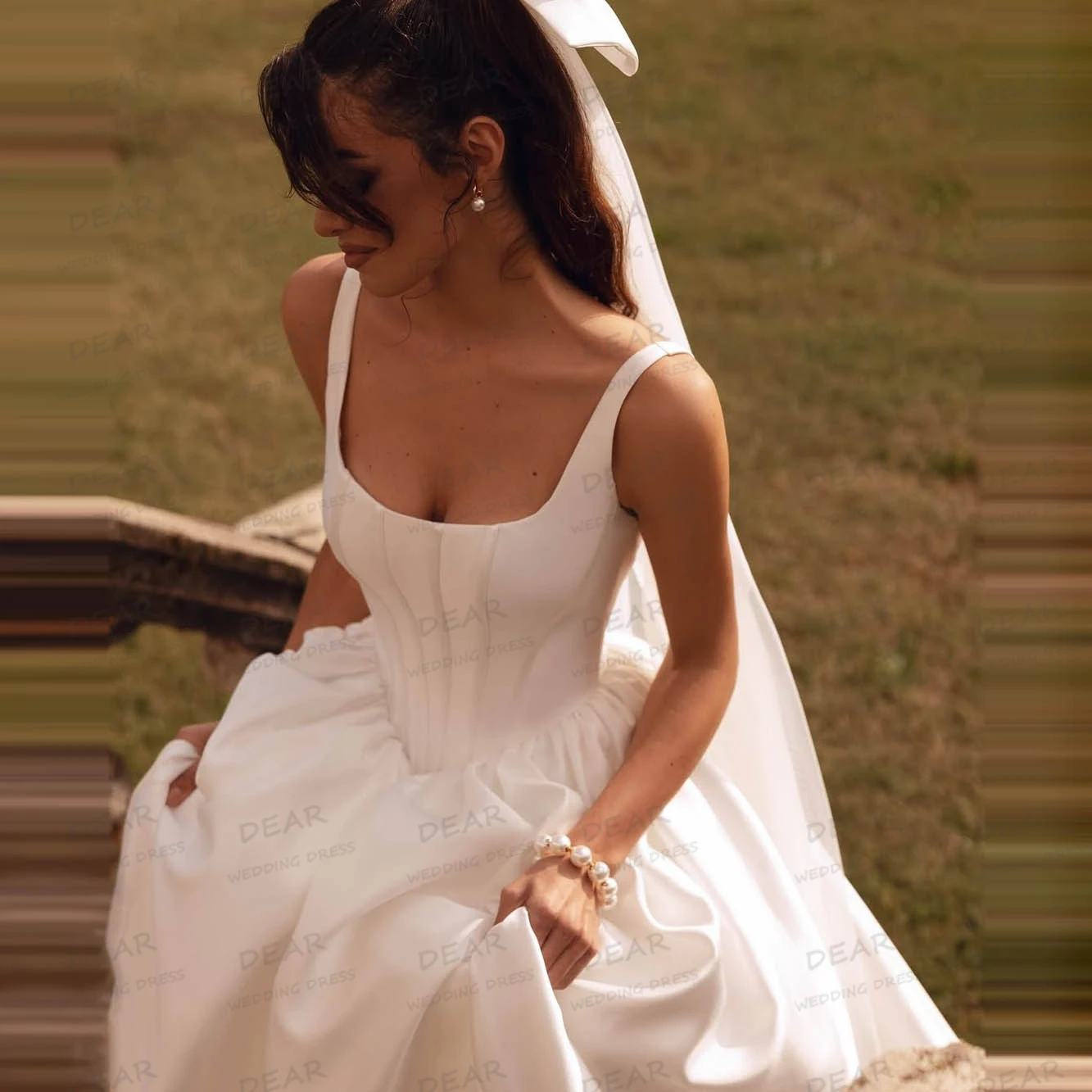 

Simple Boat Neck Wedding Dresses Women's Backless Sweep Train Satin Sleeveless Formal Bride Gowns Vestidos De Novia Customized