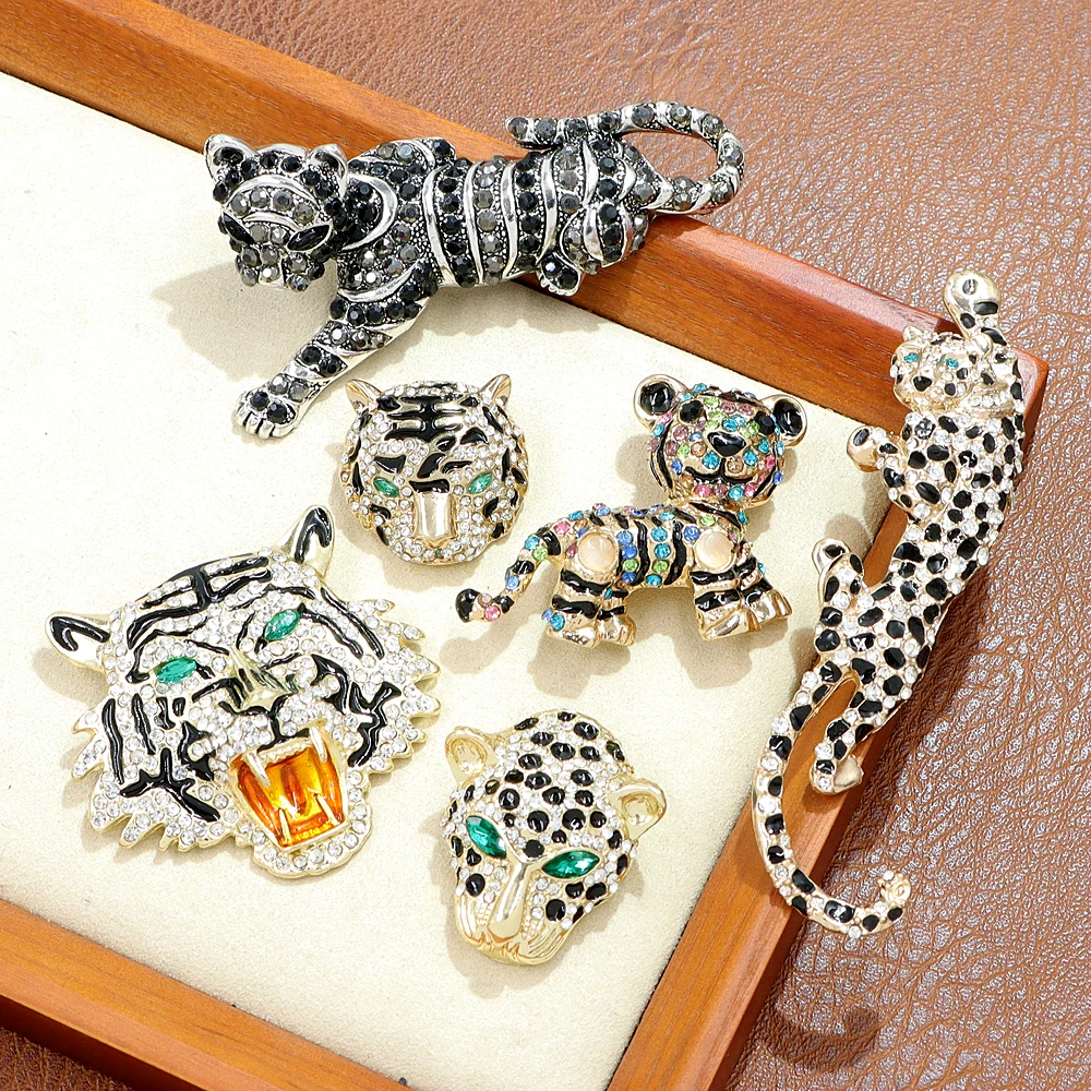 CINDY XIANG New Vintage Cute Tiger Brooches Vivid Animal Leopard Brooch Pins Jewelry for Men And Women Friends Christmas Gifts