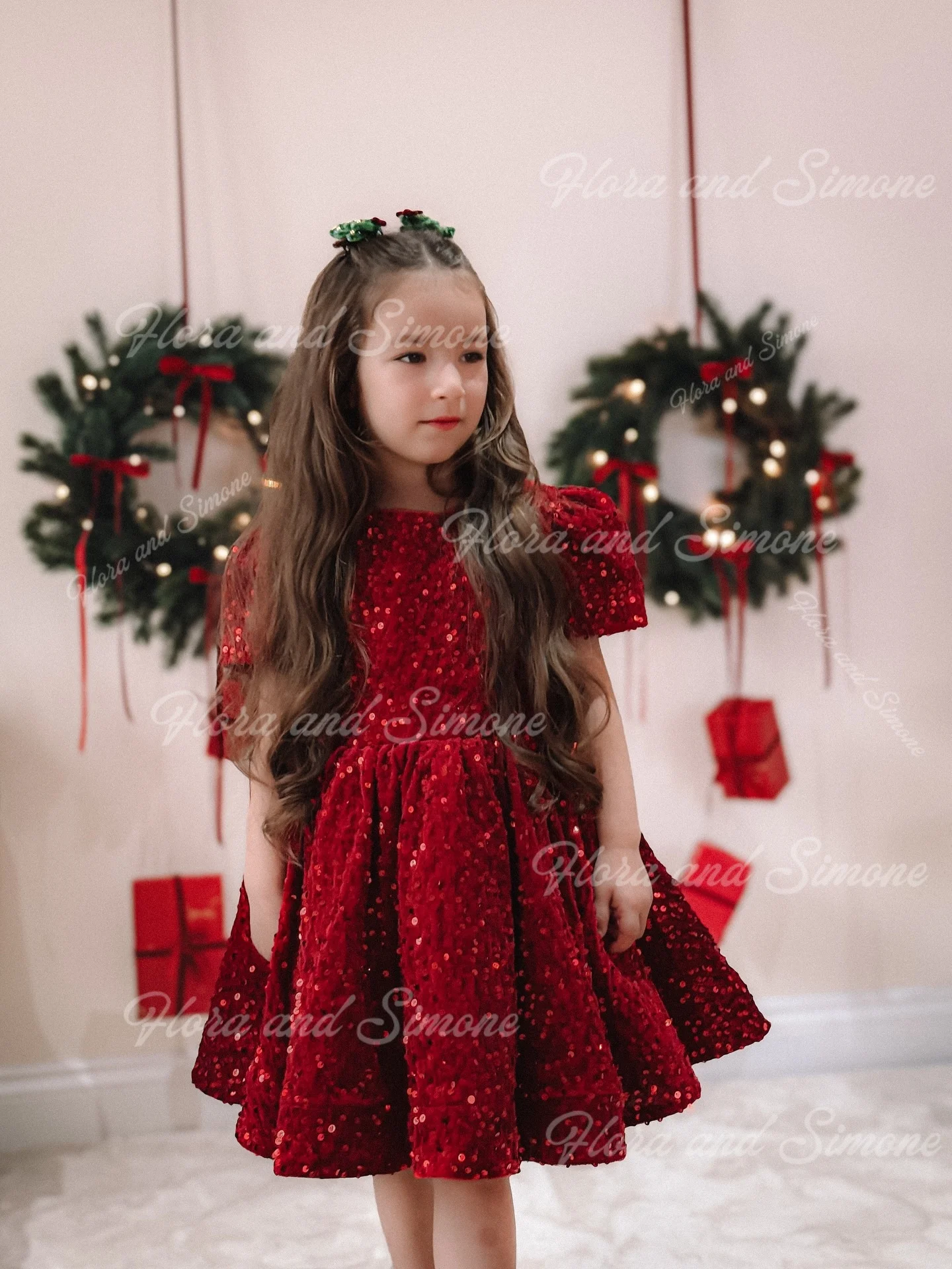 Abiti da ragazza di fiori senza schienale con fiocco rosso stile corto con paillettes personalizzati Celebrazione natalizia Celebrazioni natalizie Ricevimenti formali