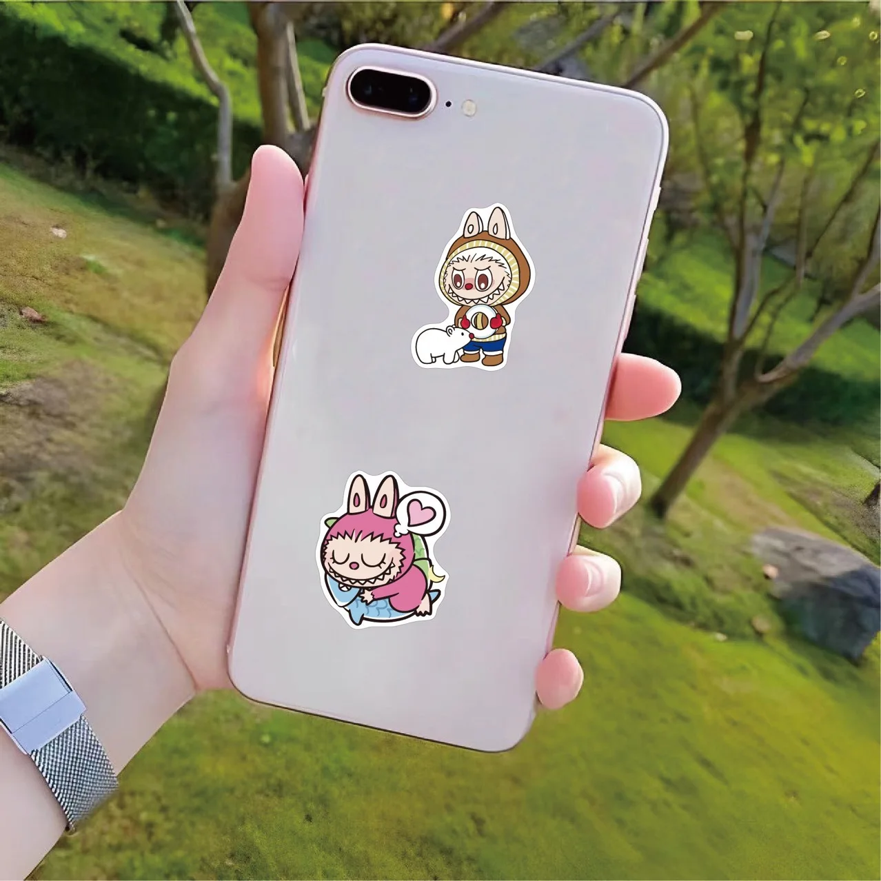 مجموعة ملصقات مقاومة للماء كرتونية من Labubu Monster، زجاجة مياه لطيفة للكمبيوتر المحمول ولوح التزلج وسجل القصاصات وإكسسوارات الرسوم المتحركة، مجموعة من 50 قطعة