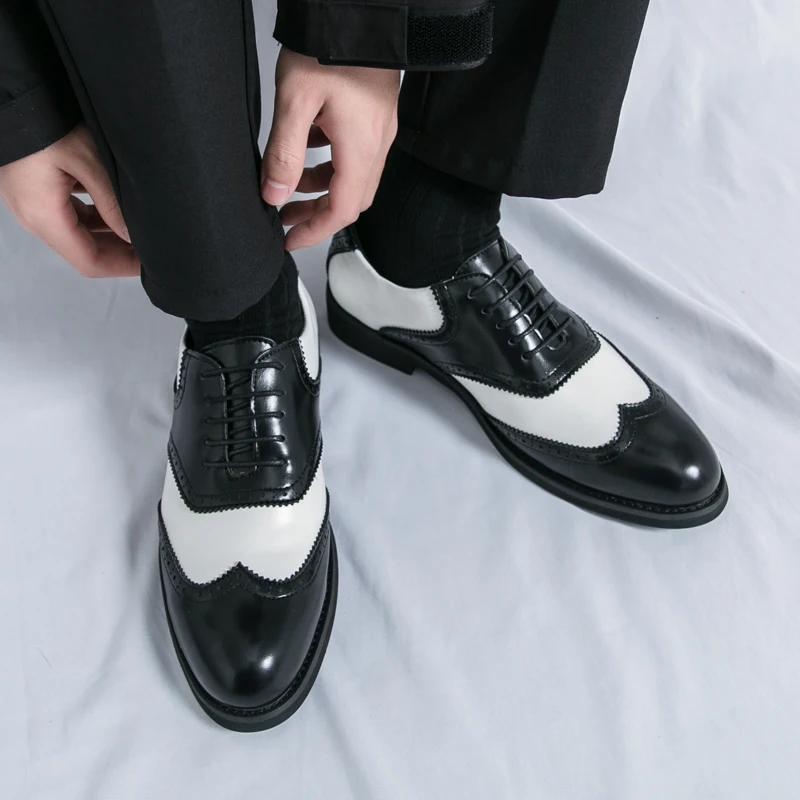 영국 남성 가죽 신발 화이트 브라운 비즈니스 캐주얼 브록 조각 레트로 드레스 신발