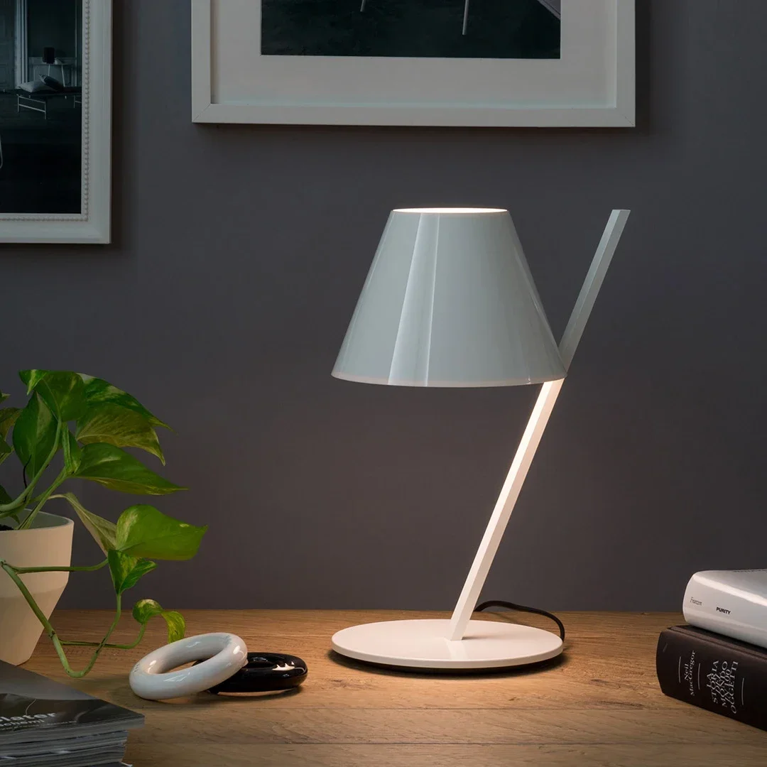 Home Design BlackTable Light Desk Lamp for Bedroom Decoration Standing Lamps Bedside Night Light Table Reading Lights