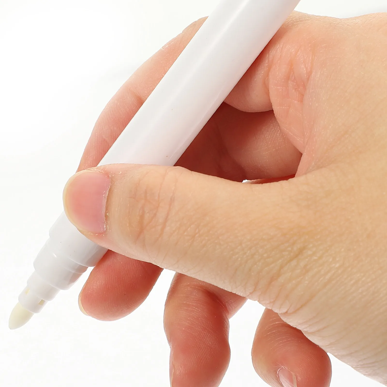 

20Pcs Dust-Free White Chalkboard Pens Portable Liquid Chalk Markers for Glass Paper Blackboard Creative Writing