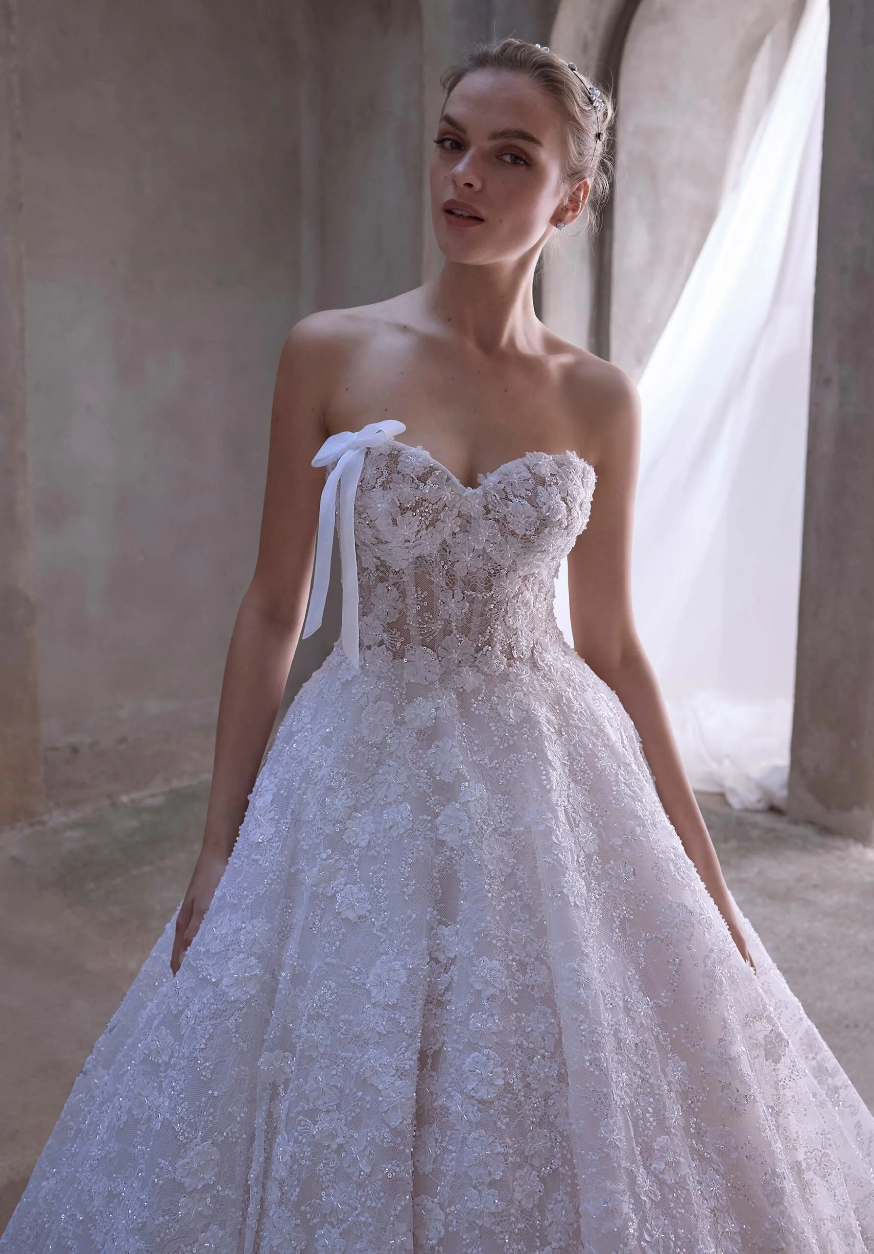 Custom Luxury Sparkly Ballgown Wedding Dress 3D Floral Lace Strapless Bridal Gown with Long Train Princess Amanda Novias Officia