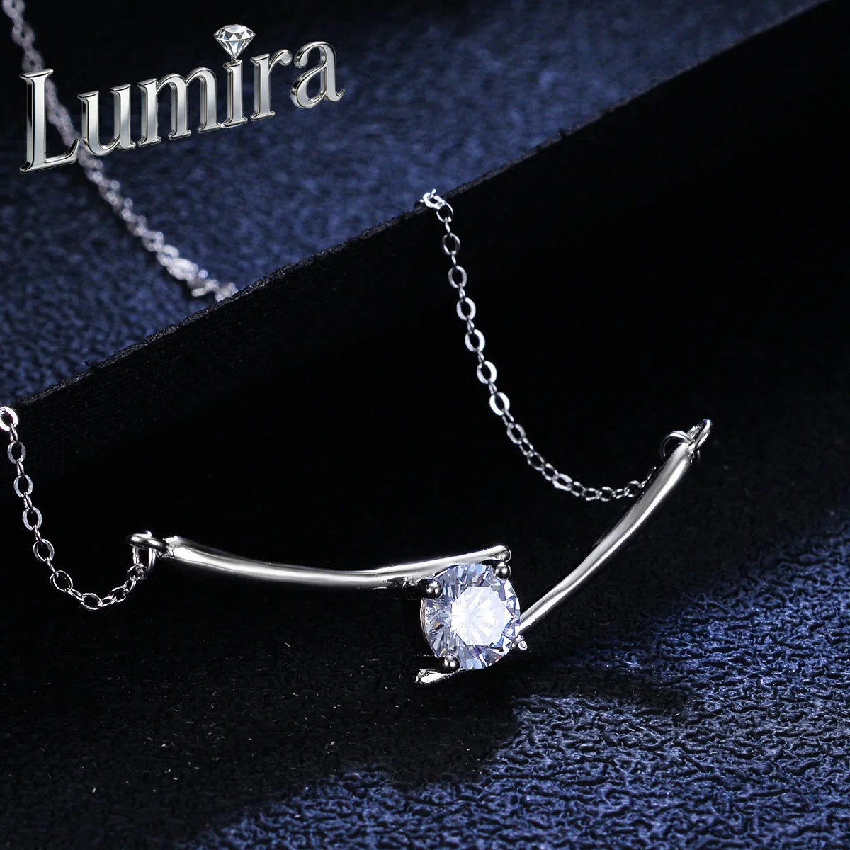 

Lumira Platinum PT950 1-Carat Moissanite Necklace for Women Fashionable Cross Lightning Pendant Collarbone Chain