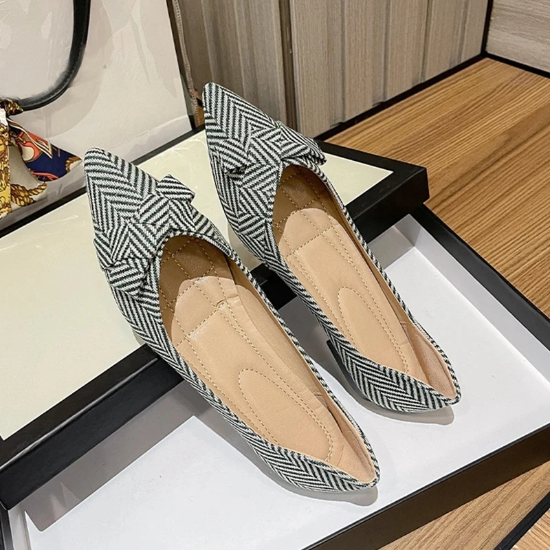 2024 modne buty damskie wiosenne letnie buty do ลodzi z ostrym noskiem wsuwane eleganckie buty damskie A1394