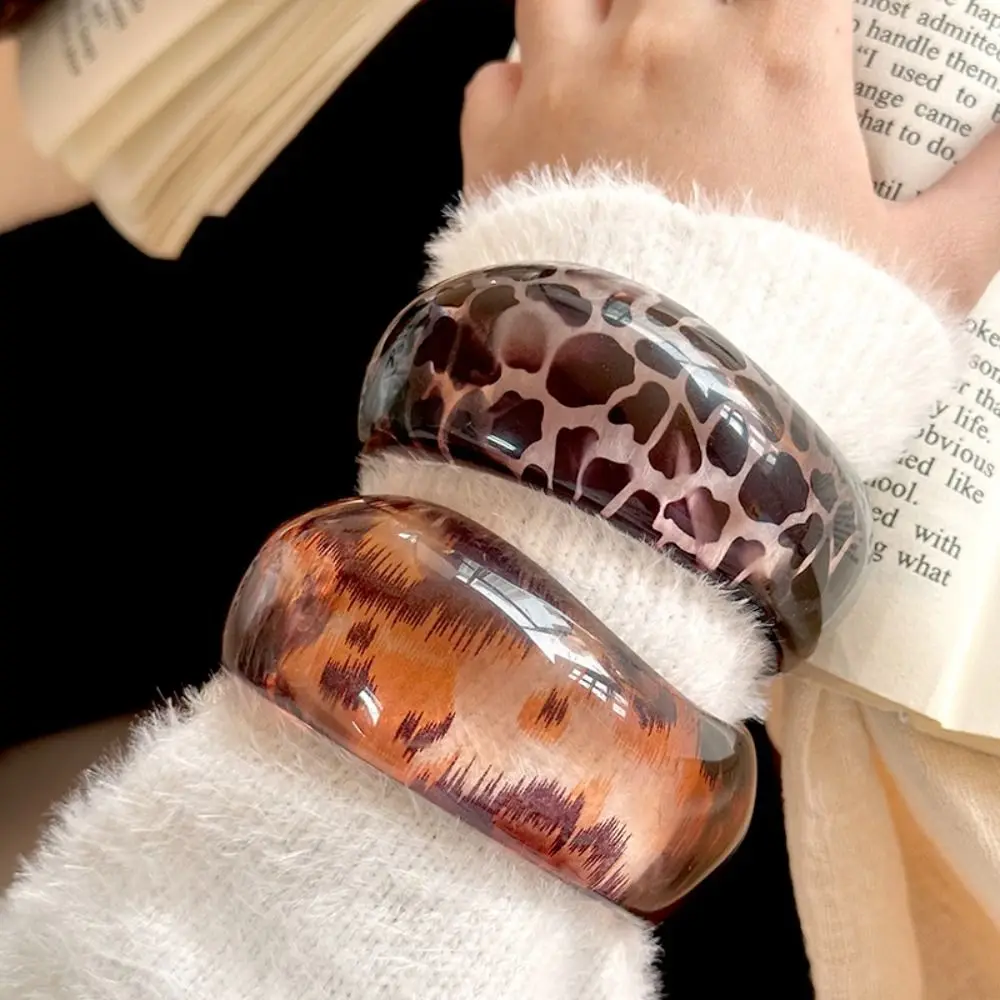 Unique Irregular Leopard Openning Bracelets Exaggerate Smudge Resin Bangles Women Jewelry Translucency Women Hand Ring Gift