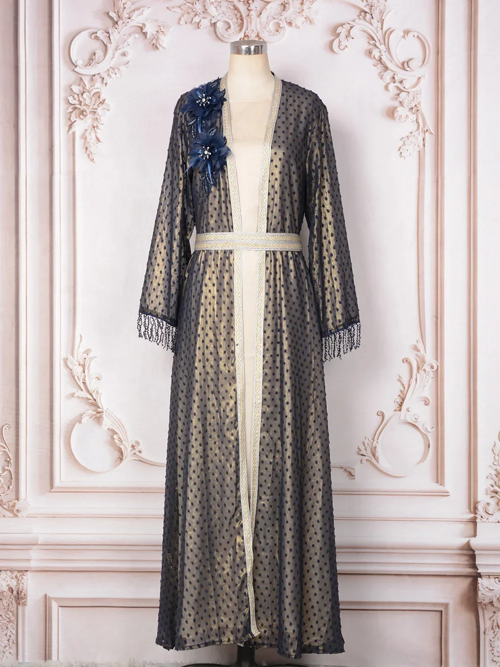 New Middle Eastern Style Evening Dress for Travel, Gatherings and Parties - Muslim Women's Dress with Floral Neckline Decoration