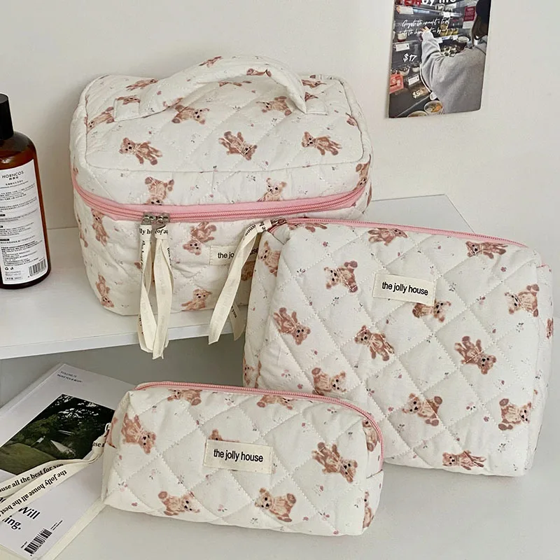 Fashion Women Cartoon Bear Makeup Bag Large Capacity Cute Travel Organizer Quilted Pouch Bag Ladies Toiletry Storage Handbag