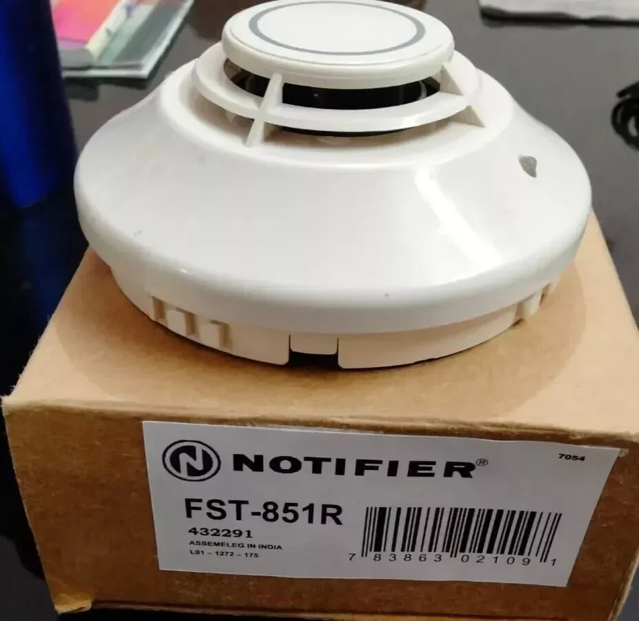 

STOCK Notifier FST851R Intelligent Heat Detector New Open Box