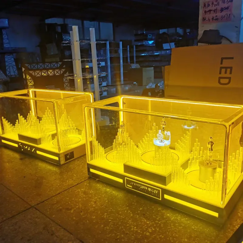 

Новый зарубежный винный светодиодный светящийся шкаф, вращающийся, большой, три юаня, маленький, три юаня, принадлежности для сиденья со скипетром