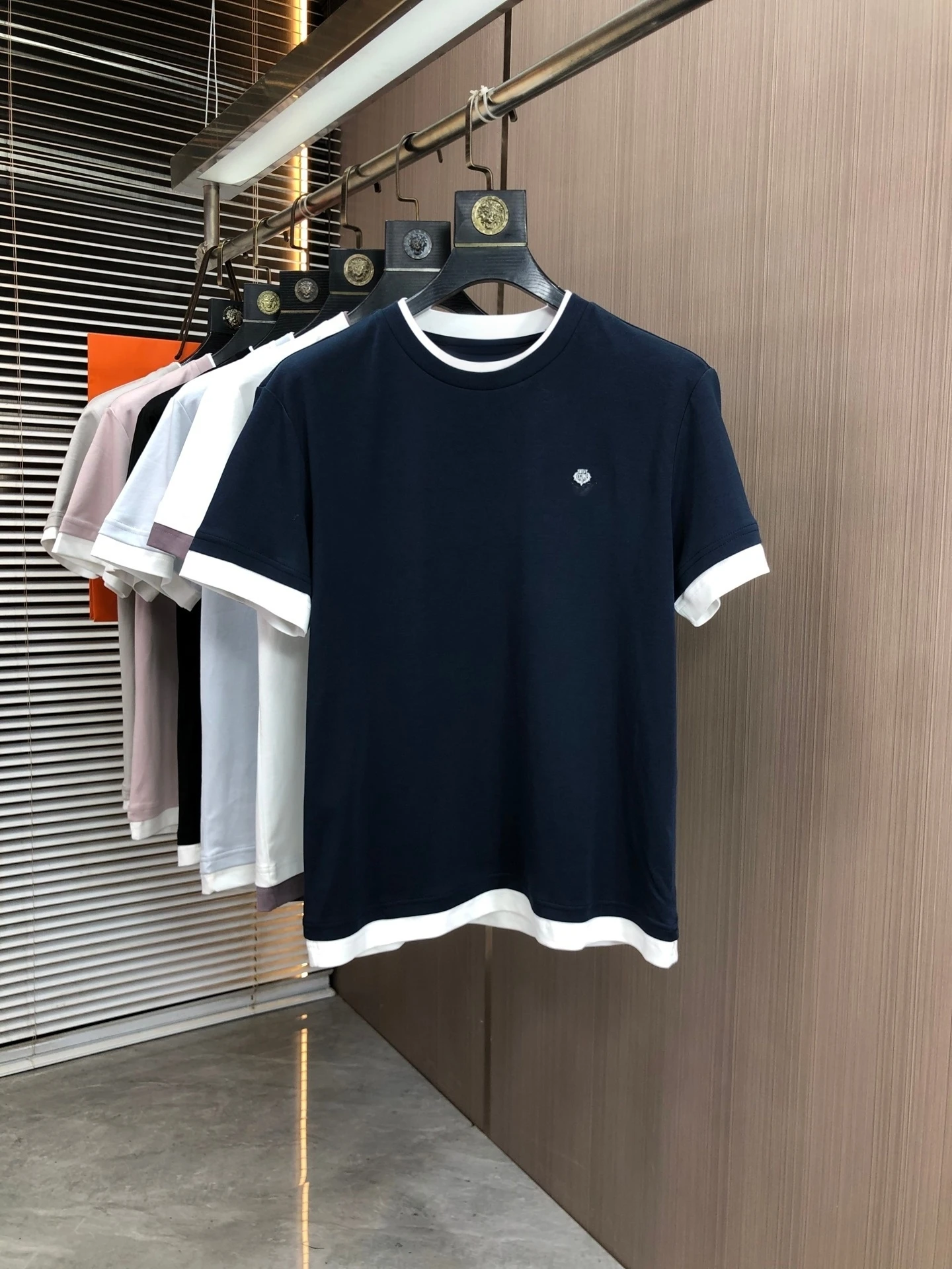 

Italian Style Men's Slim Fit Short Sleeve T-Shirt Casual Basic Tee Cotton round Neck Deform Resistant Summer Fashion