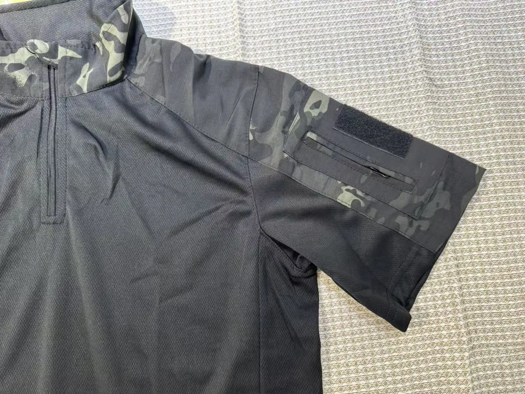 Taktisches Frosch-Shirt für Herren, kurzärmelig, UF, schnell trocknend, feuchtigkeitsableitend, T-Shirt für Outdoor-Militärtraining, Wandern – Detail 4