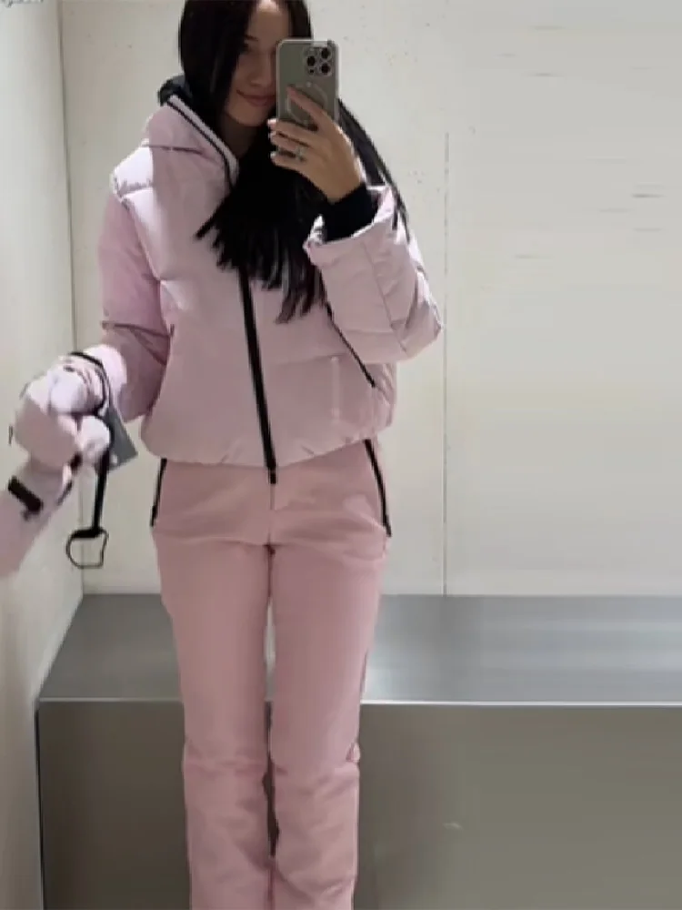 ชุดสกีผู้หญิงแบบใหม่ปี 2025 เสื้อแจ็คเก็ตผ้าฝ้ายมีฮู้ดแบบซิป แขนยาว หนา อุ่นสบาย กางเกงขายาวทรงสปอร์ต