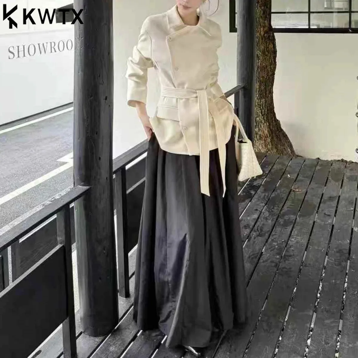 

KWTX 2025 Осенняя элегантная короткая куртка с лацканами и мягкой тканью с поясом на талии, повседневная, простая и свободная, высокое качество