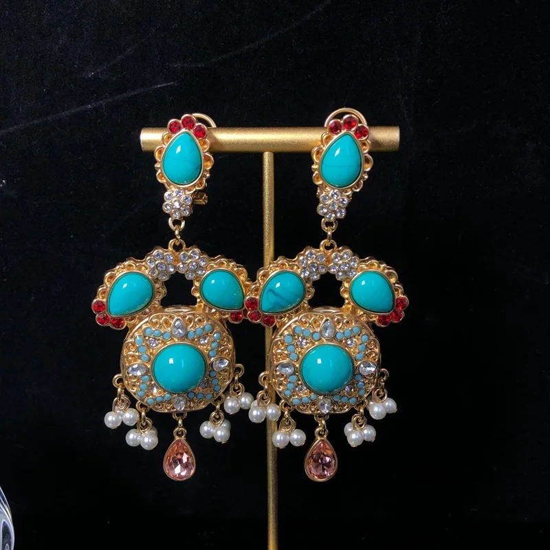 Vintage Zircon Jewelry Set for Women 2026 European And American High-End Light Luxury Earrings And Necklace Combo