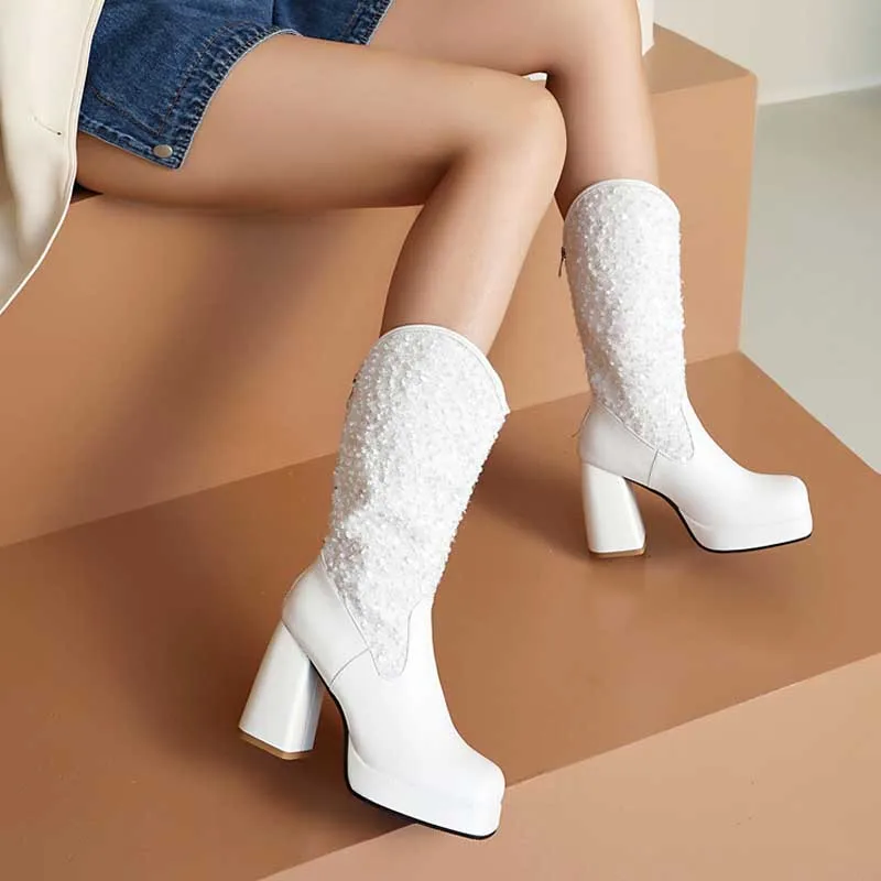 

Новинка 2025 года, зимние ботинки на платформе, женские ботинки до середины икры на толстом высоком каблуке 9 см, дизайн с блестками, Botines Party, черный, белый цвет WSH5175