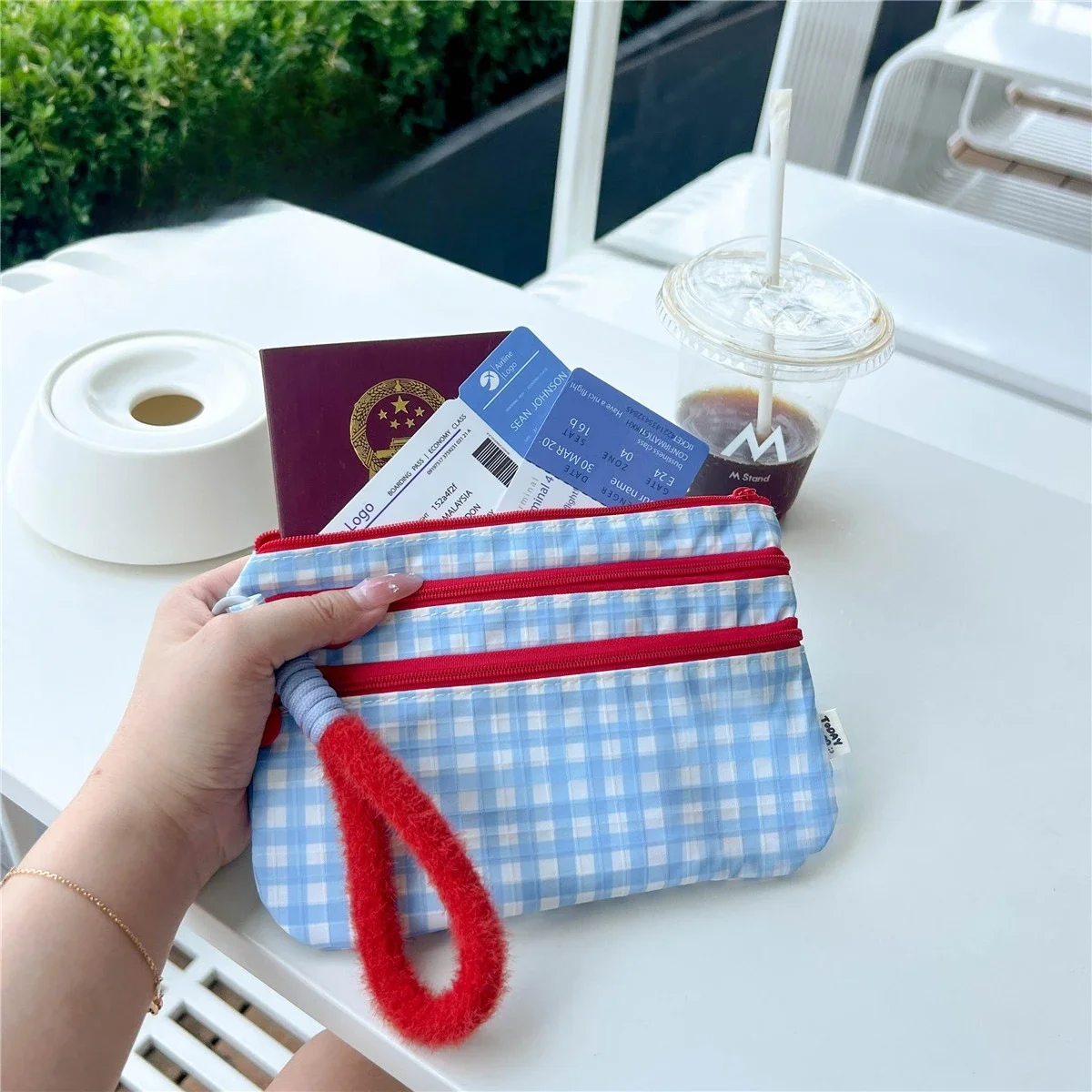 محفظة حامل جواز السفر - منظم بطاقات الهوية المقاوم للماء لتذاكر الطائرة والفيزا وبطاقات الائتمان وبطاقات الهوية RFID