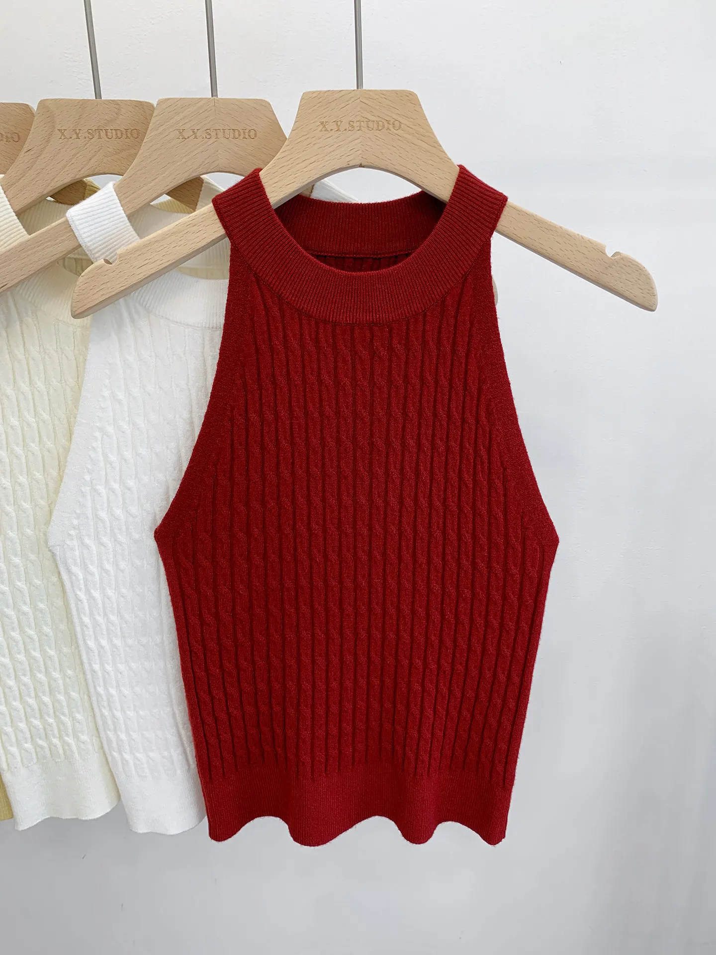 2026 Summer New Women's Knitted Halter Camisole Slim Fit Sleeveless Base Tank Tops Solid Color O-neck Outerwear Vests Crop Tops