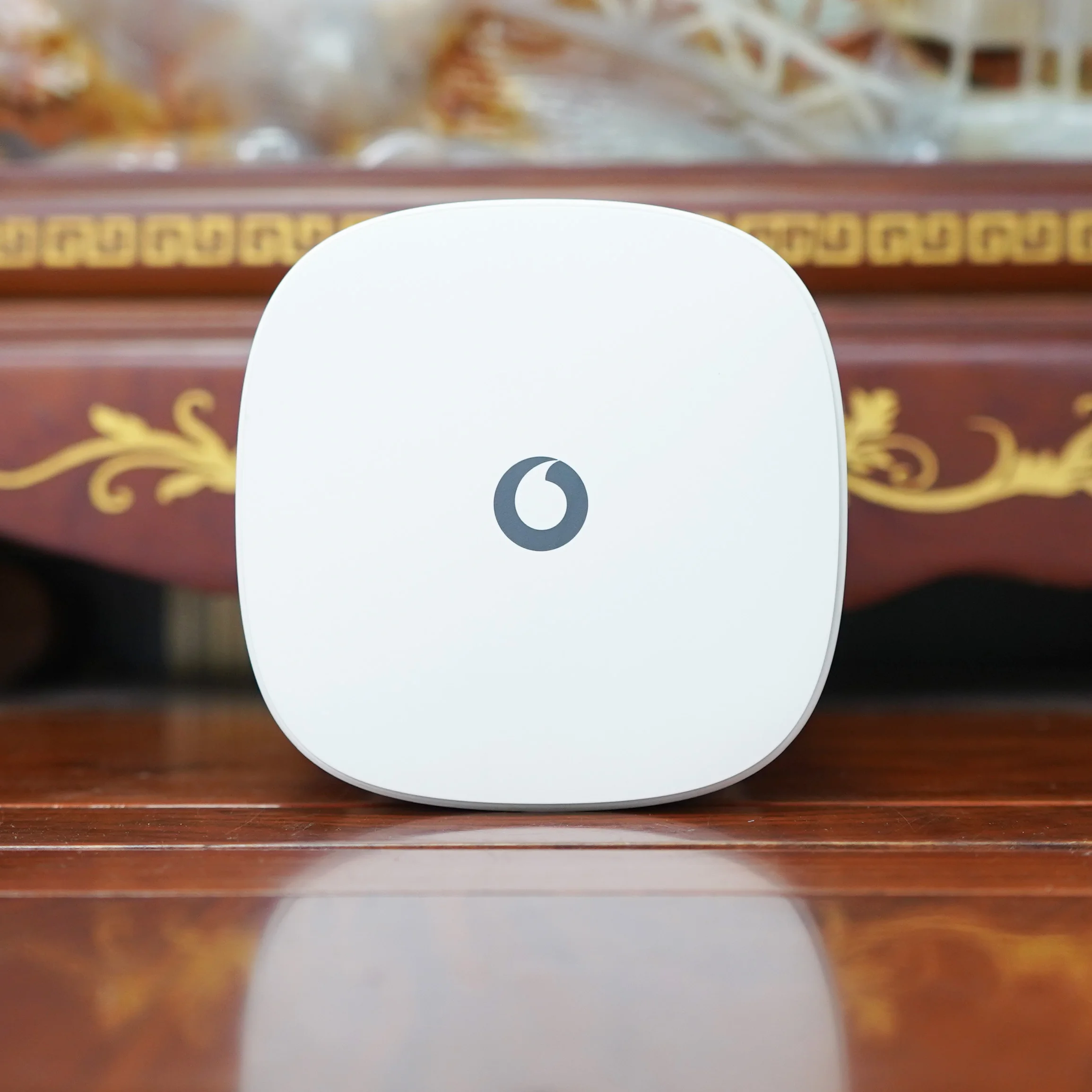 Vodafone MC888 Ultra – odblokowany router domowy 5G z obsługą WiFi, szybkie połączenie WiFi 6, prędkość do 3,8 Gbps, elegancki design i niskie zużycie energii. — zdjęcie produktu 6