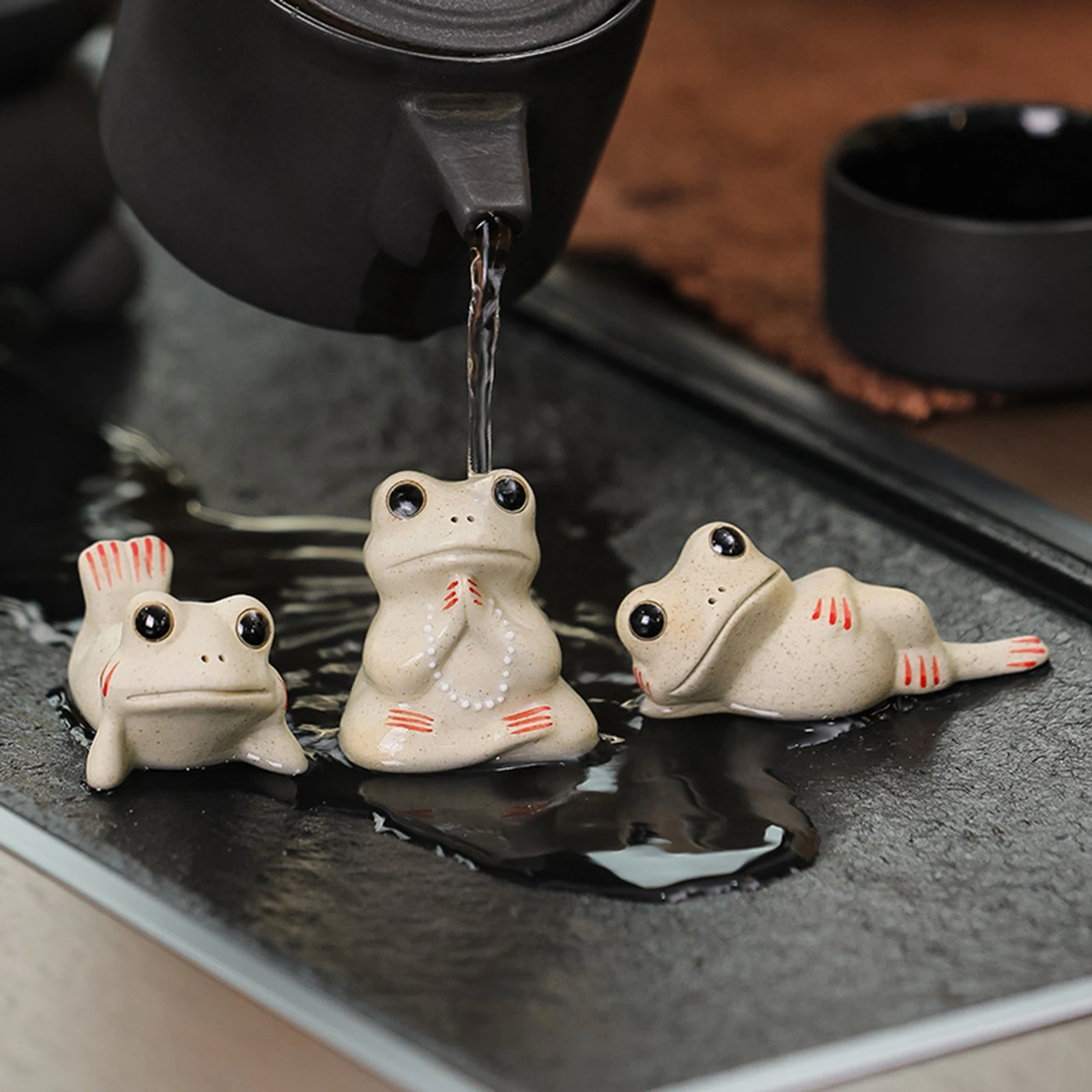 Mini Frog Figurines Tea Pet Figurine Small Animal Statues for Bedroom Graceful Accessories Lovely Miniatures House Accessories
