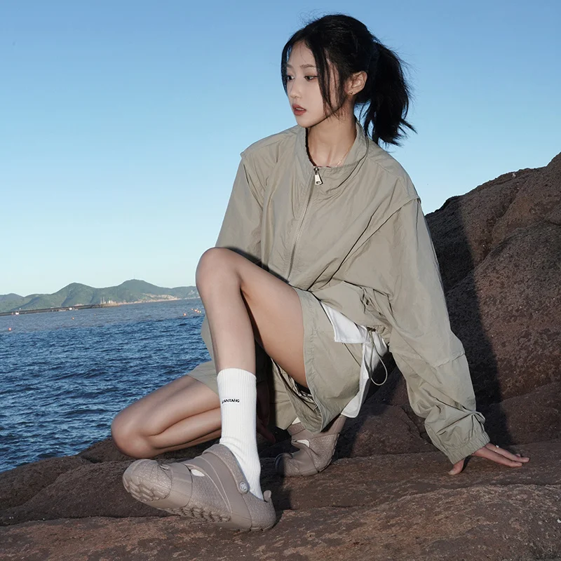 2026 Men's and Women's Summer Barefoot Beach Shoes Thick Bottom Boys and Girls Wear Outdoor Sandals Slippers Beach Accessories