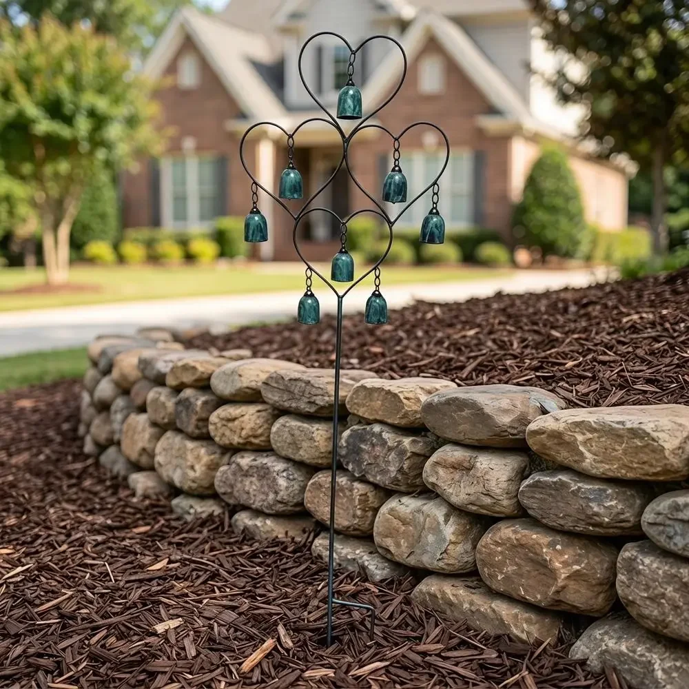 HLH Heart-Shaped Metal Garden Stake Antique Finish Rustic Wind Chime Ground Plug Handmade Wind Chime Ornament Outdoor Decoration