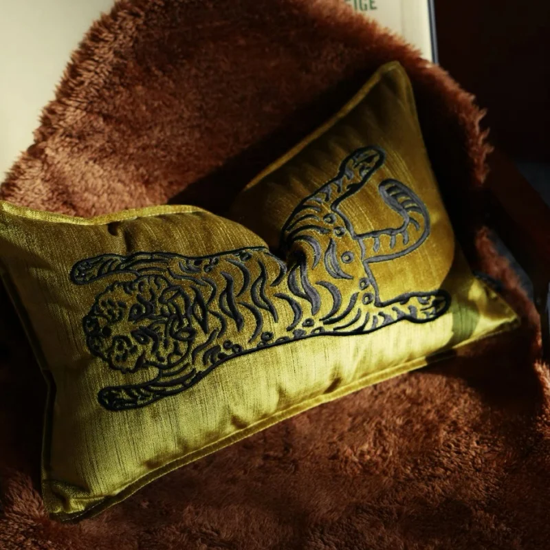 Retro Tiger Embroidery Pillows Luxury Black Animal Cushin Case Designer Decorative Pillow Cover For Sofa Chair Home Decorations