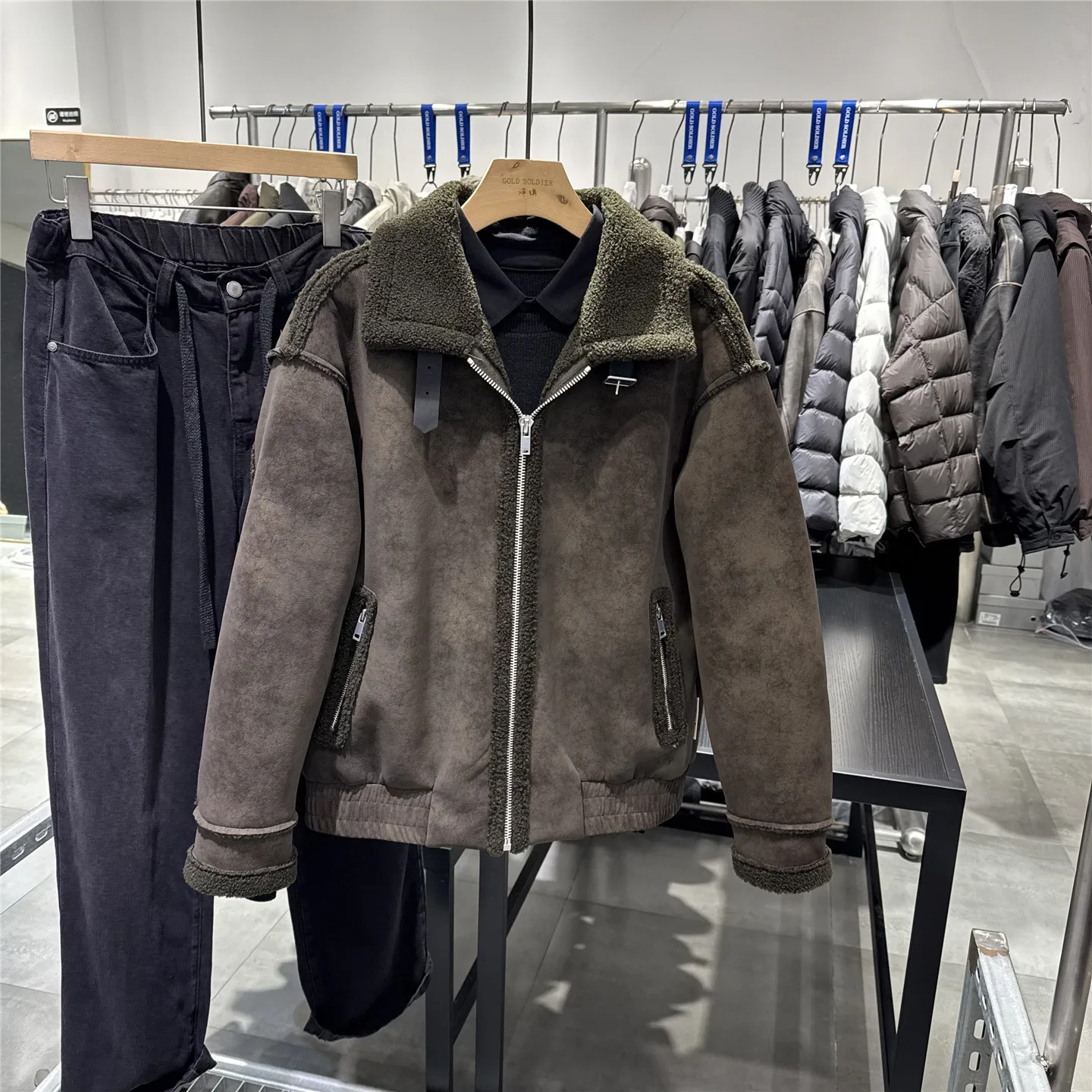 

Trendy Winter Men's Jaet Loose Warm Lamb Fur Collar PU Leather One-Piece Coat Windproof Casual Sle Long Sve Zipper Clo...