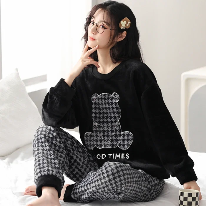 Autumn Winter Flannel Warm Women's Pajamas sets O-Neck Long Sleeve Women Two Piece Set Cute cartoon Print Pyjamas Women pijama